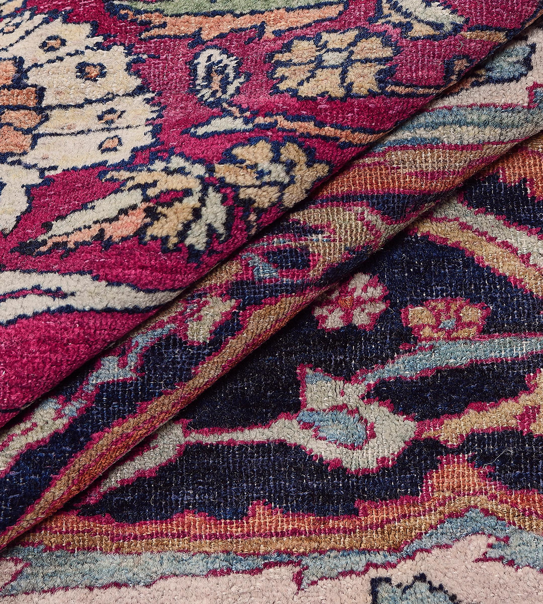 Late 19th Century Isfahan Rug from Central Persia For Sale 2