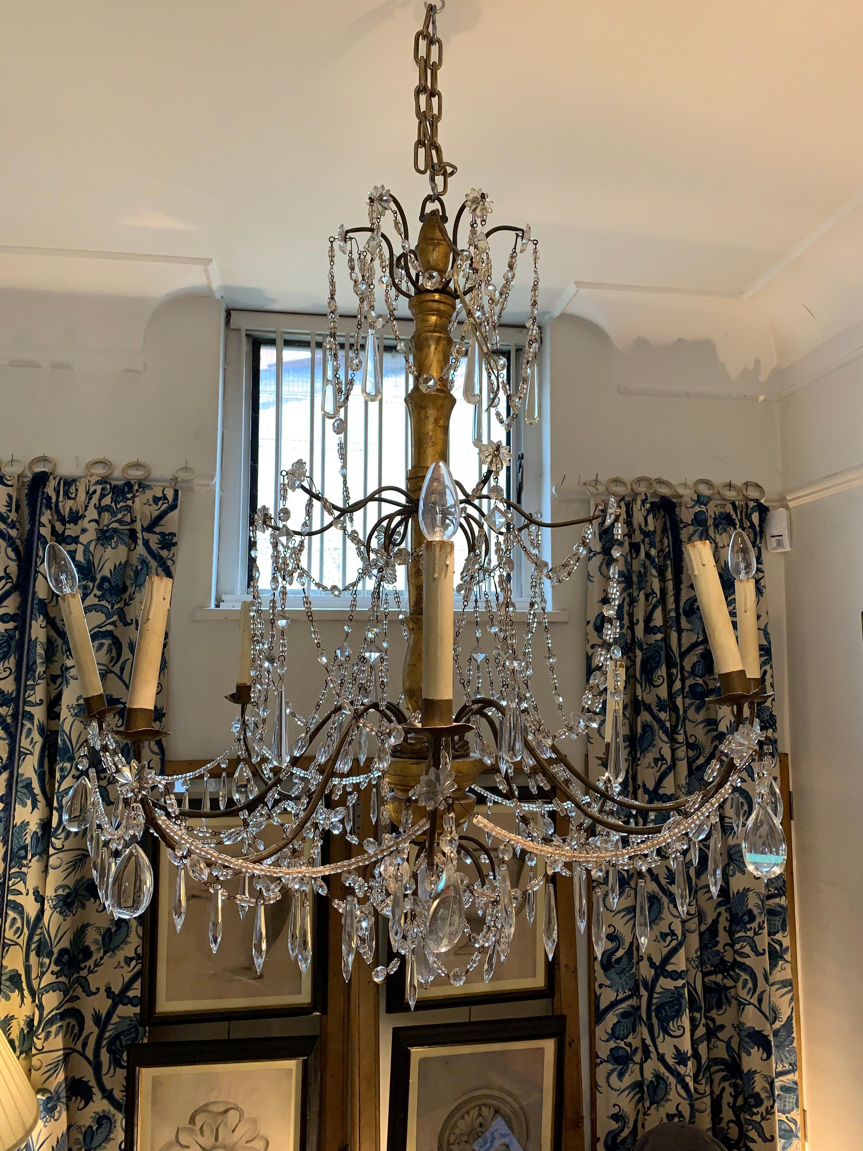 Late 19th Century Italian 8-Arm Gilt Chandelier with Glass Swags & Lustres For Sale 3