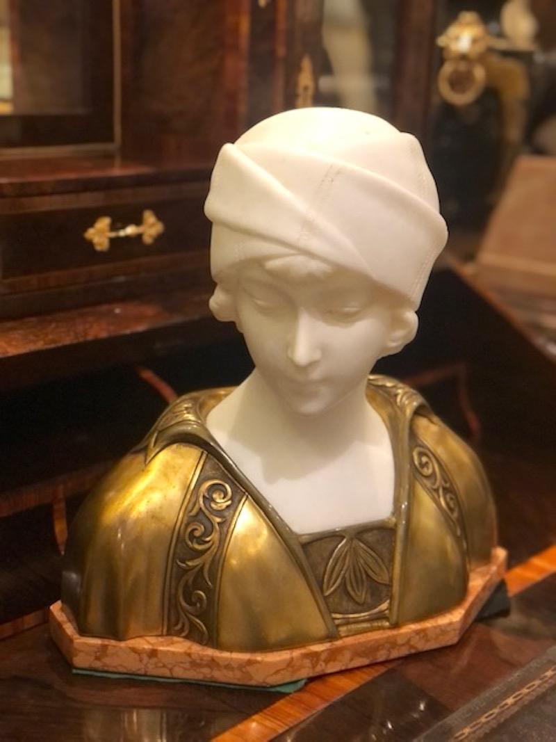 Late 19th Century Italian Alabaster Bust of a Woman, Attributed to Pugi, 1880 In Good Condition In London, GB