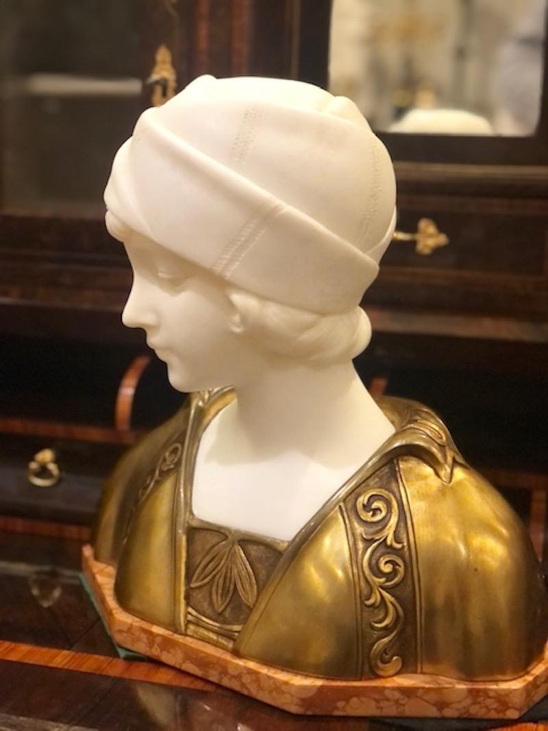 Late 19th Century Italian Alabaster Bust of a Woman, Attributed to Pugi, 1880 3