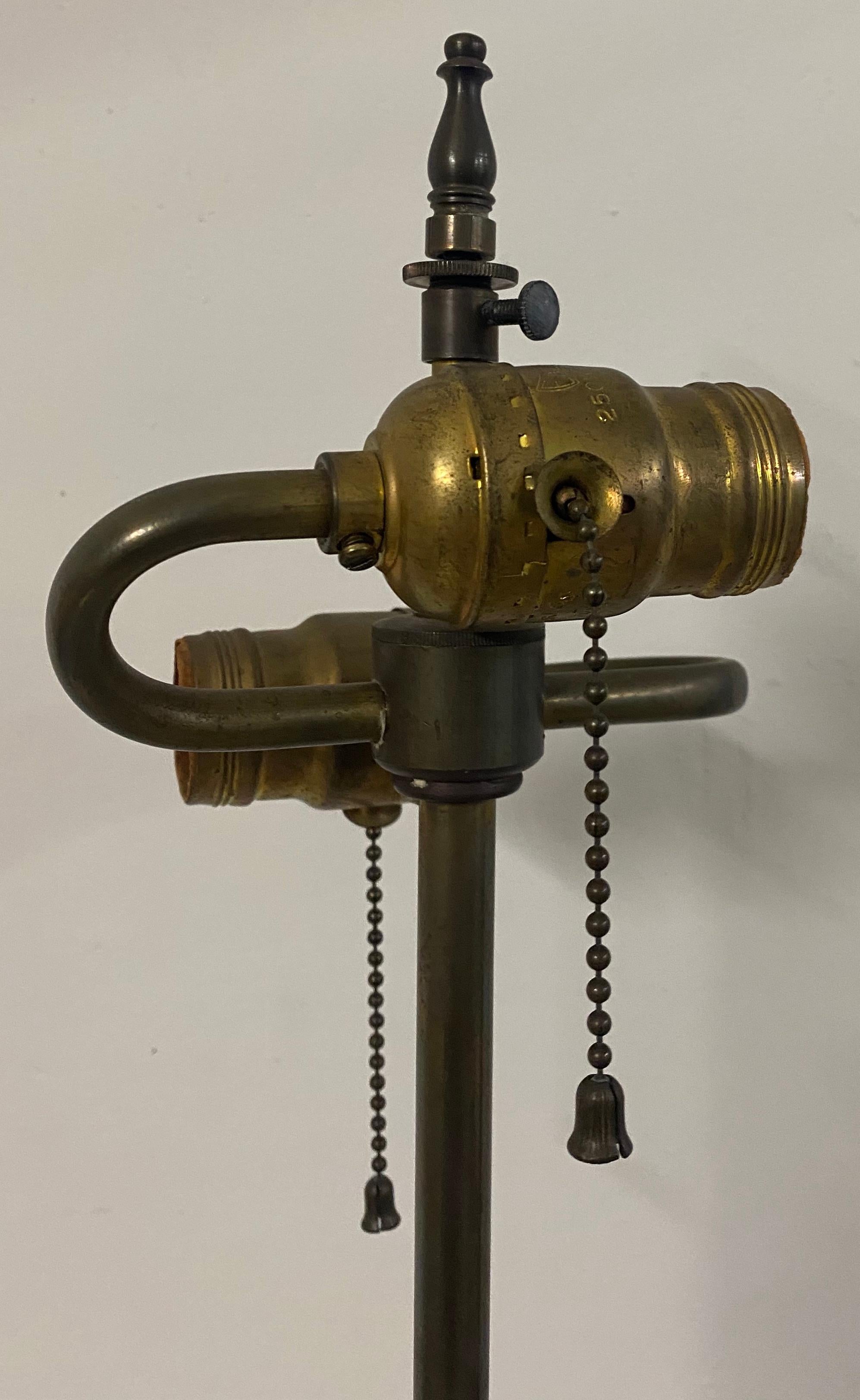 Italienische Alabaster-Urnen-Tischlampe aus dem späten 19. Jahrhundert, um 1890 im Angebot 1