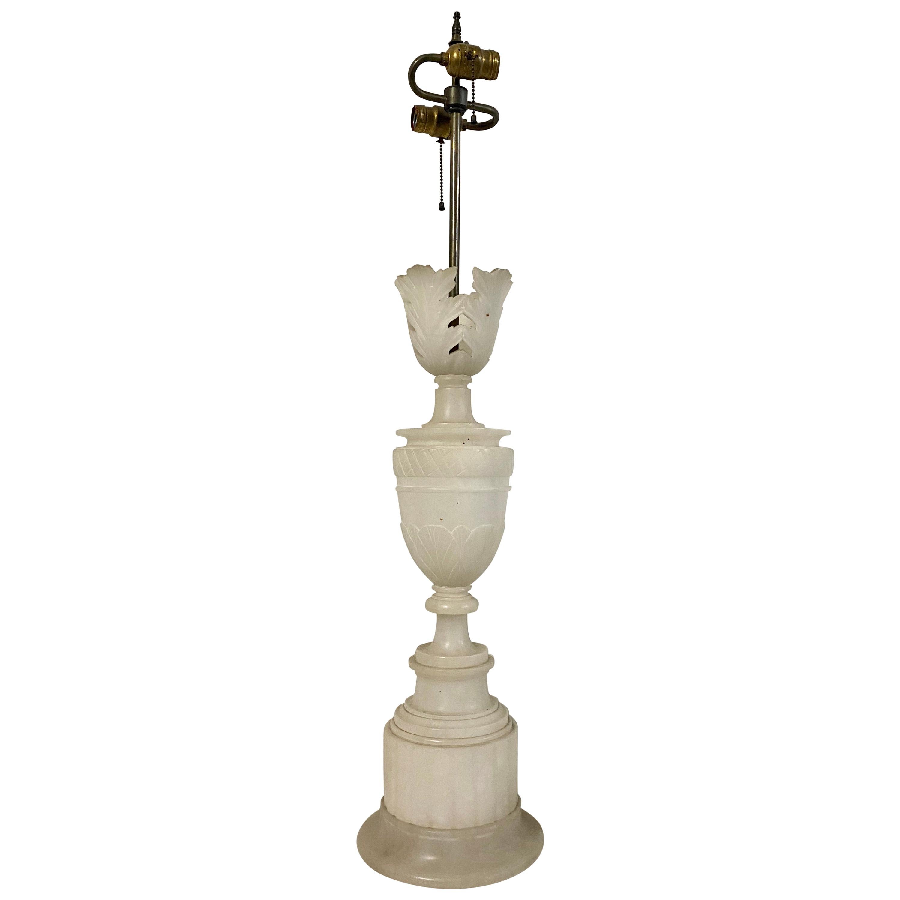 Italienische Alabaster-Urnen-Tischlampe aus dem späten 19. Jahrhundert, um 1890