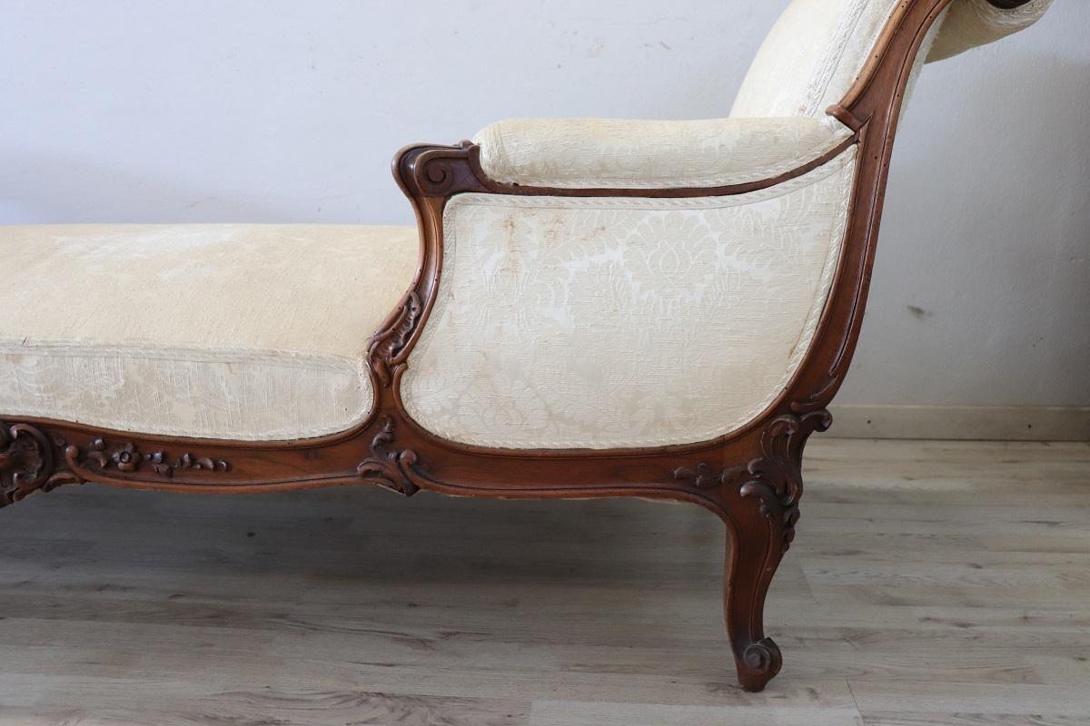 Italienische antike Chaise Longue aus Nussbaum aus dem späten 19. im Angebot 6