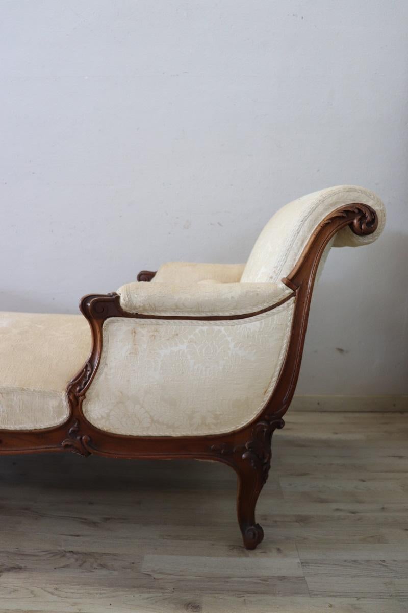 Italienische antike Chaise Longue aus Nussbaum aus dem späten 19. im Angebot 7