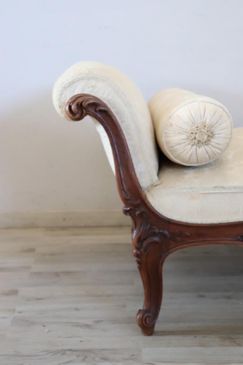 Italienische antike Chaise Longue aus Nussbaum aus dem späten 19. im Angebot 8