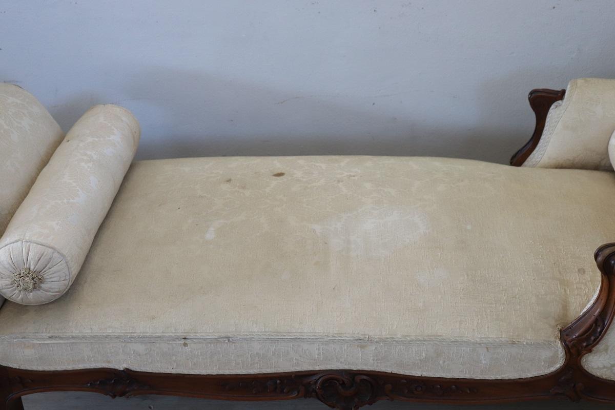 Italienische antike Chaise Longue aus Nussbaum aus dem späten 19. im Angebot 9