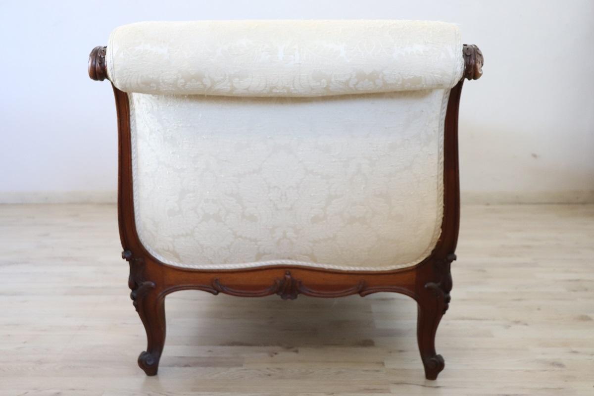 Italienische antike Chaise Longue aus Nussbaum aus dem späten 19. im Angebot 4