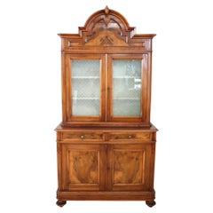 Buffet italien ancien de la fin du XIXe siècle en placage de noyer