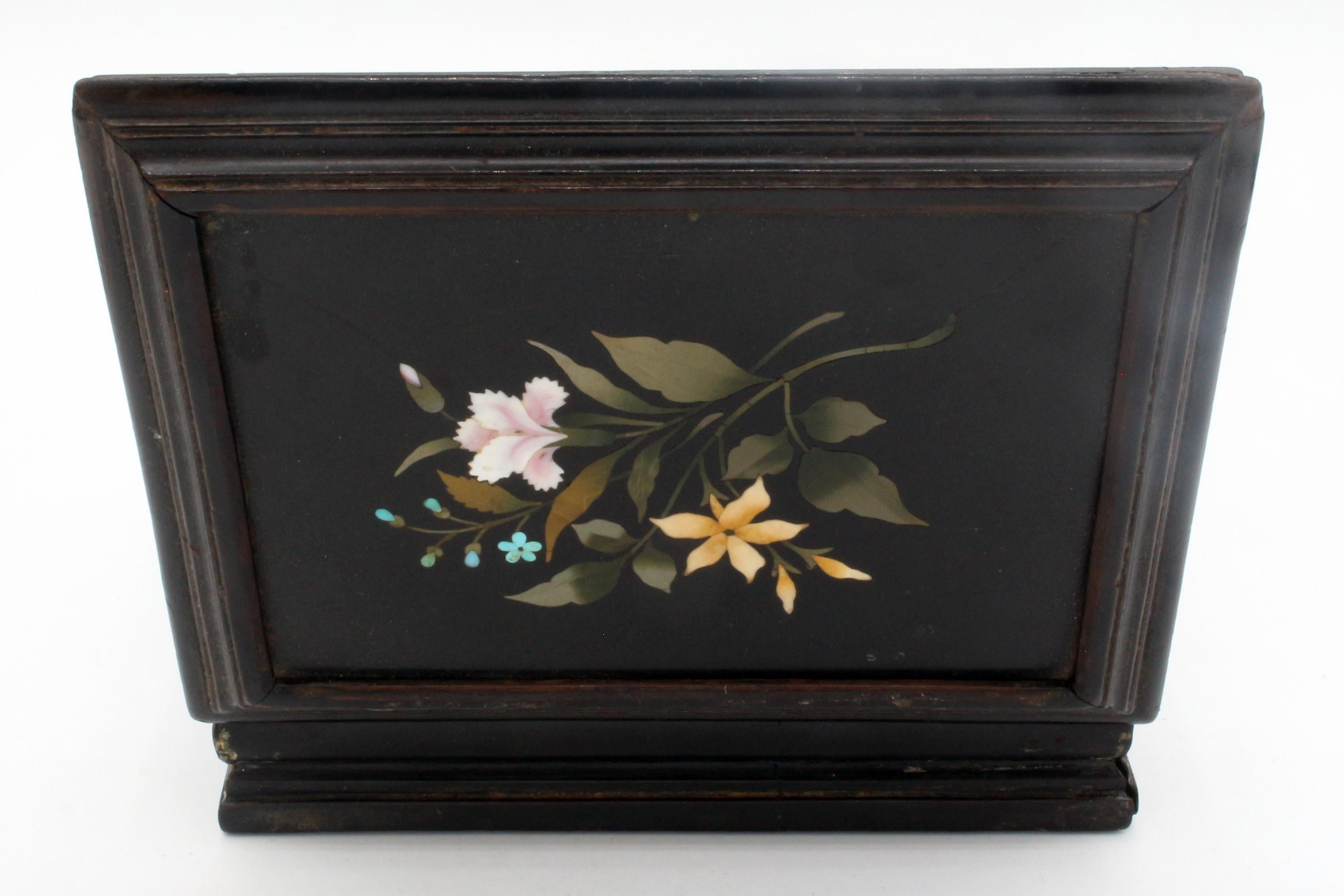 Late 19th Century Italian Box with Pietra Dura Panelled Top For Sale 1