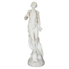 Statua di giovane donna in marmo di Carrara della fine del XIX secolo.
