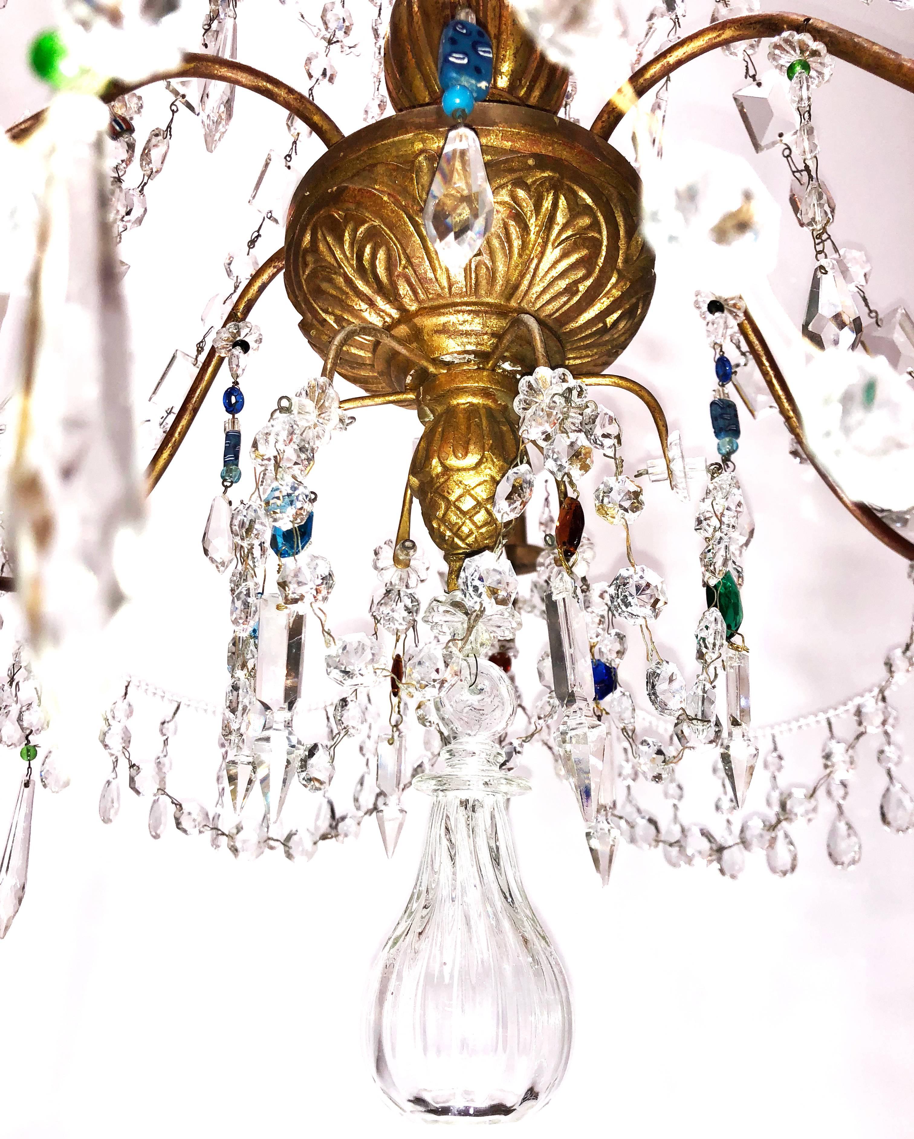 Italienischer Kronleuchter aus vergoldetem Genuaholz und Kristall aus dem späten 19. Jahrhundert im Zustand „Gut“ in Charleston, SC