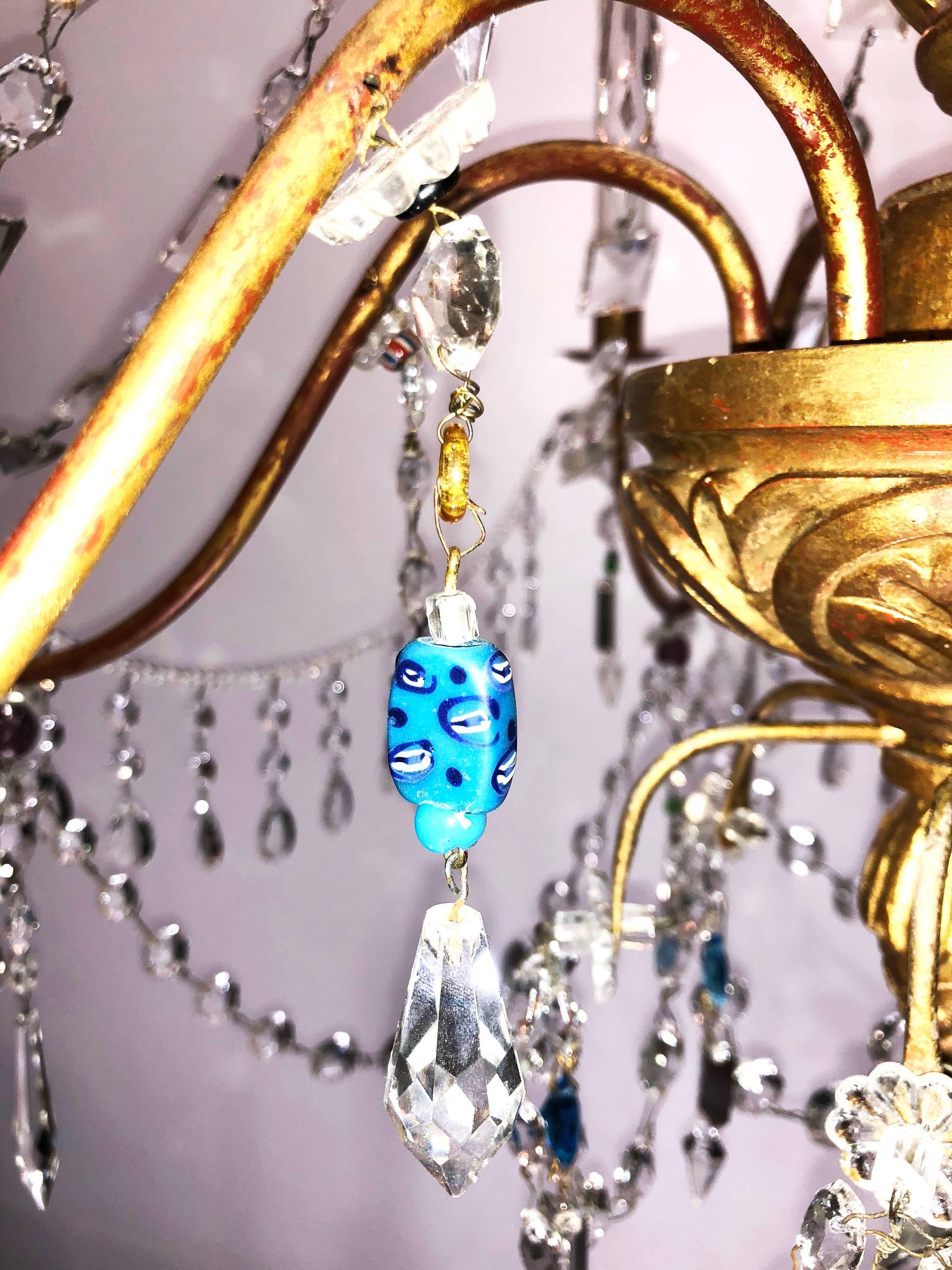 Italienischer Kronleuchter aus vergoldetem Genuaholz und Kristall aus dem späten 19. Jahrhundert (Spätes 19. Jahrhundert)