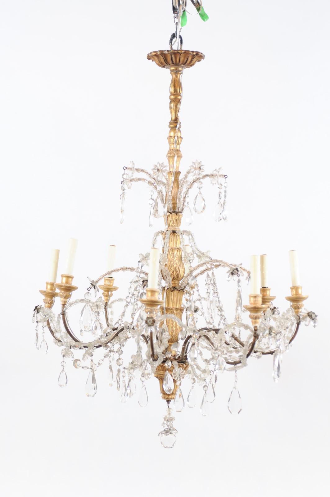 Lustre italien en bois doré et cristal de la fin du 19ème siècle avec 8 lumières et cristaux de fleurs