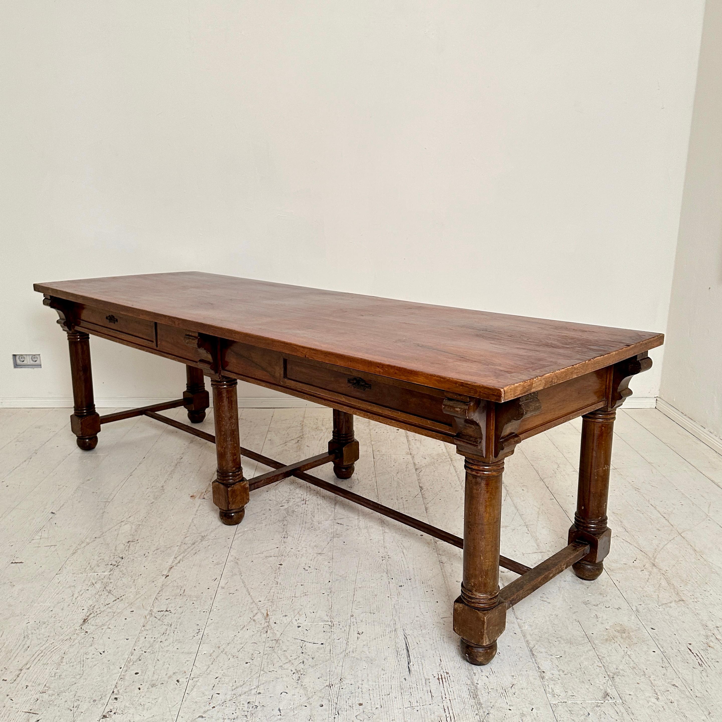 Late 19th Century Italian Large Brown Walnut Dining Table with 2 Drawers, 1880 For Sale 9