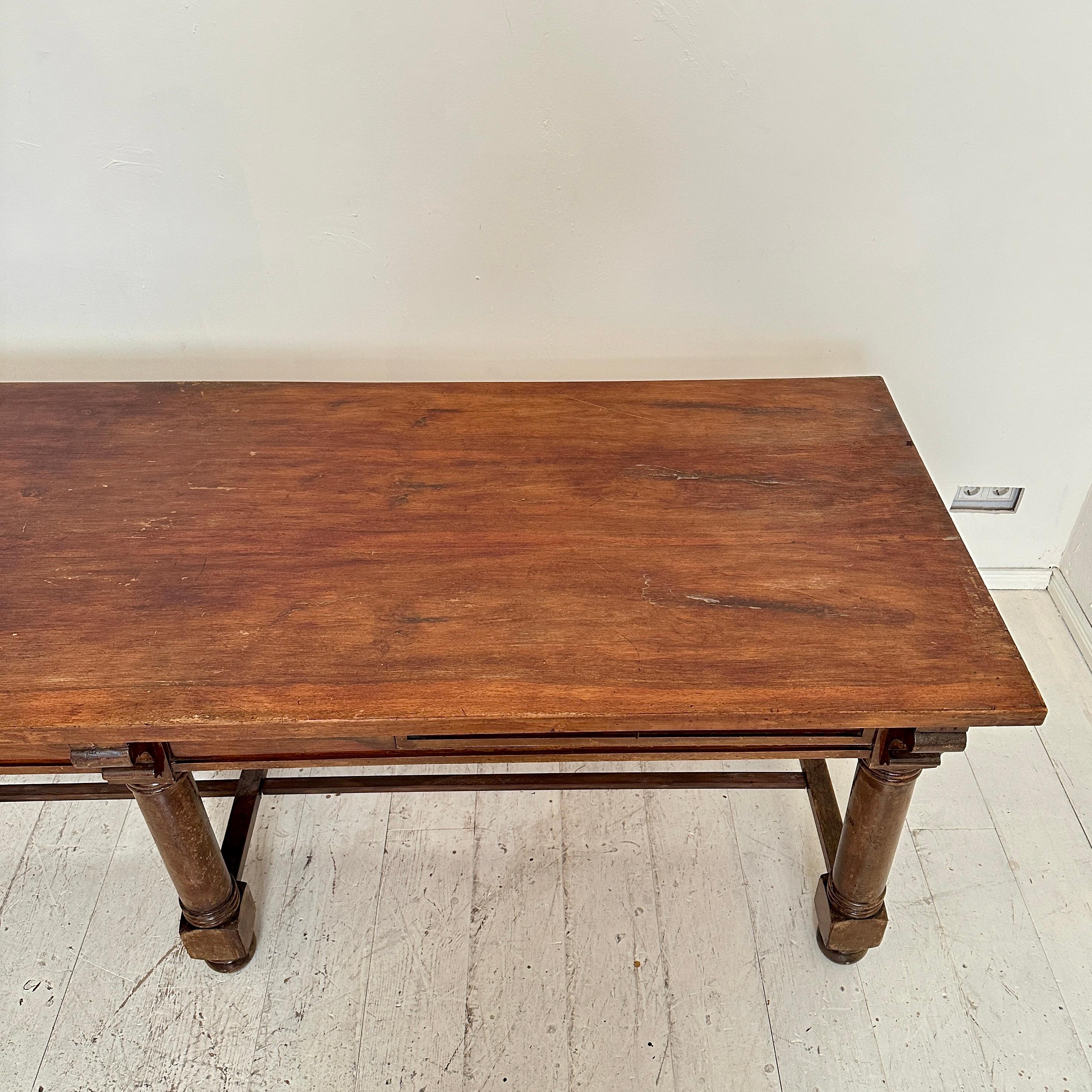 Late 19th Century Italian Large Brown Walnut Dining Table with 2 Drawers, 1880 For Sale 3