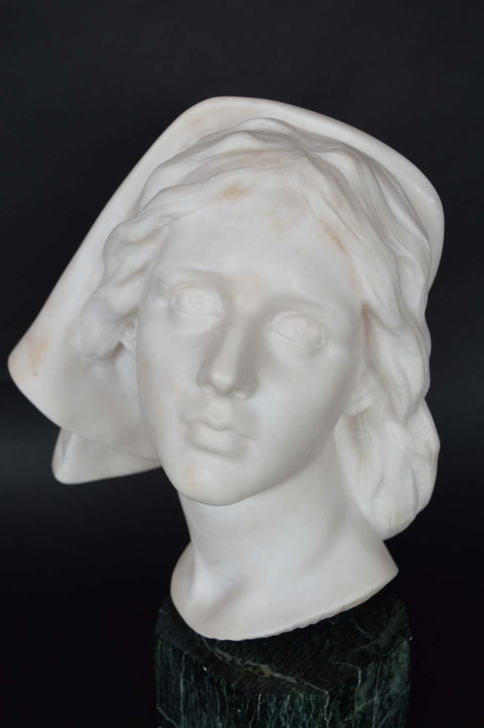 Late 19th Century Italian Marble Bust In Good Condition For Sale In Los Angeles, CA