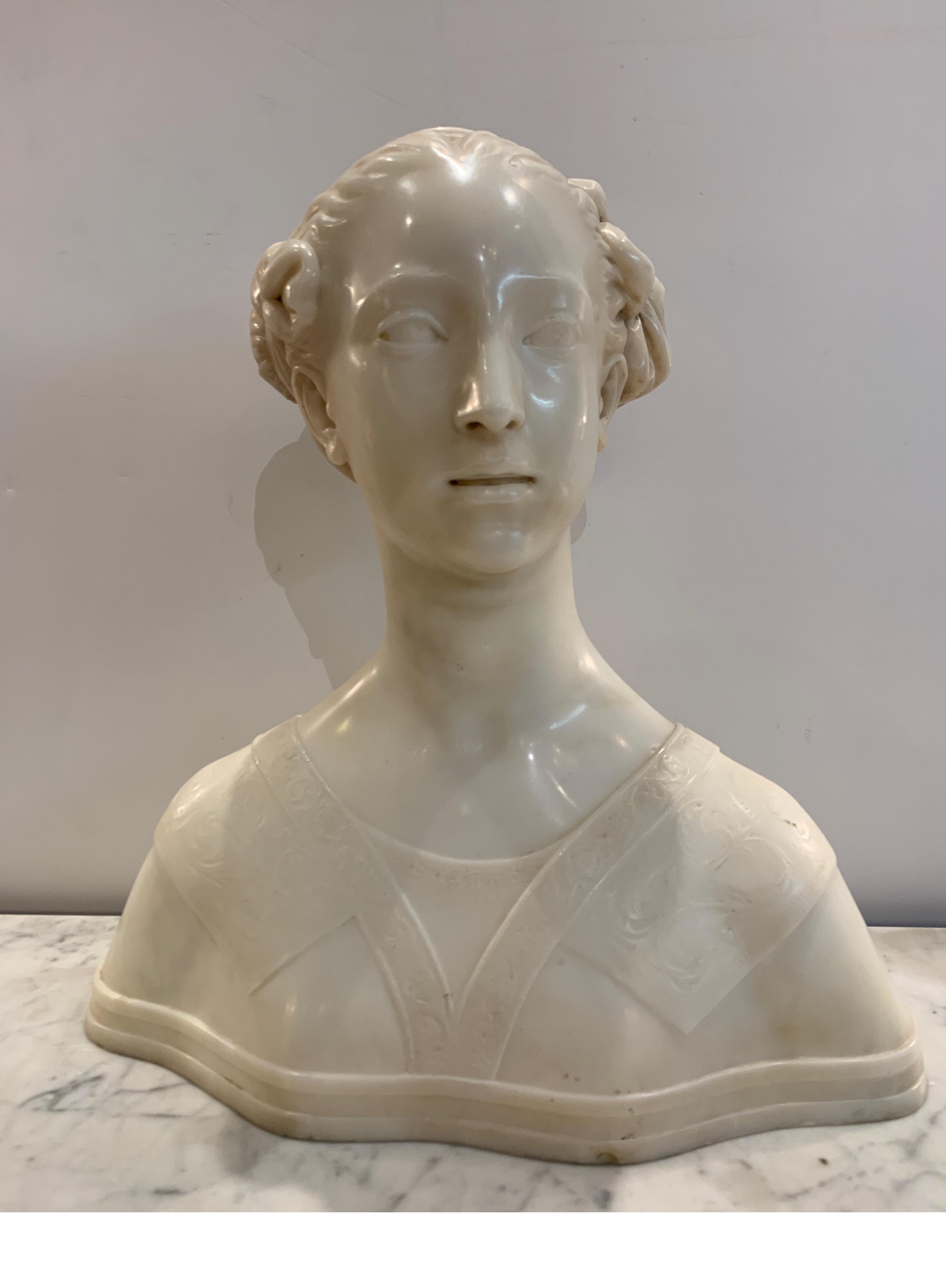 Late 19th century Italian marble bust of a young maiden woman, pre-ralphaelite
Beautifully highly polished marble in great original condition
Dimensions: 18" W x 19.5" H x 9' D.