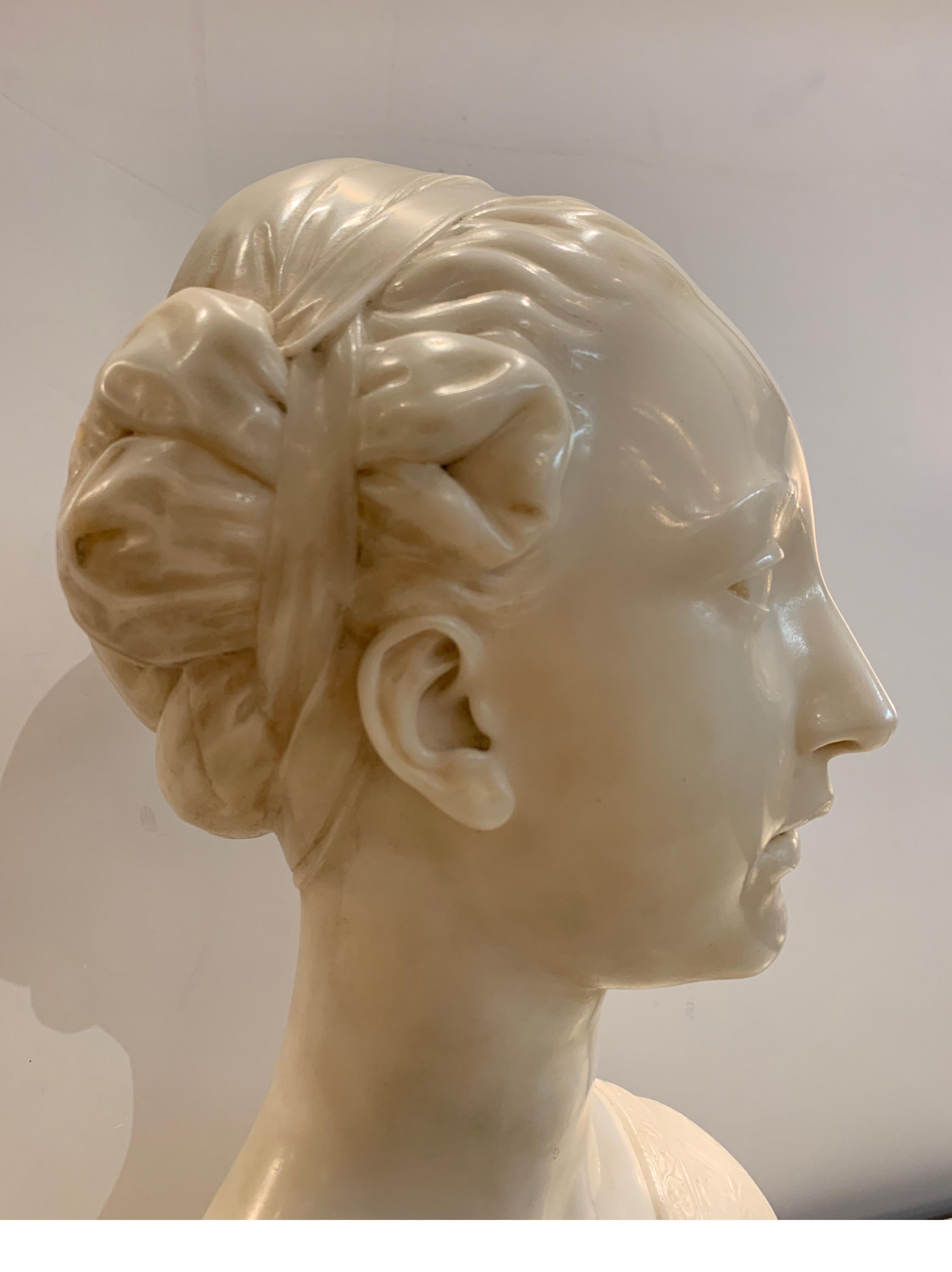 Late 19th Century Italian Marble Bust of a Young Maiden Woman, Pre-Ralphaelite For Sale 1