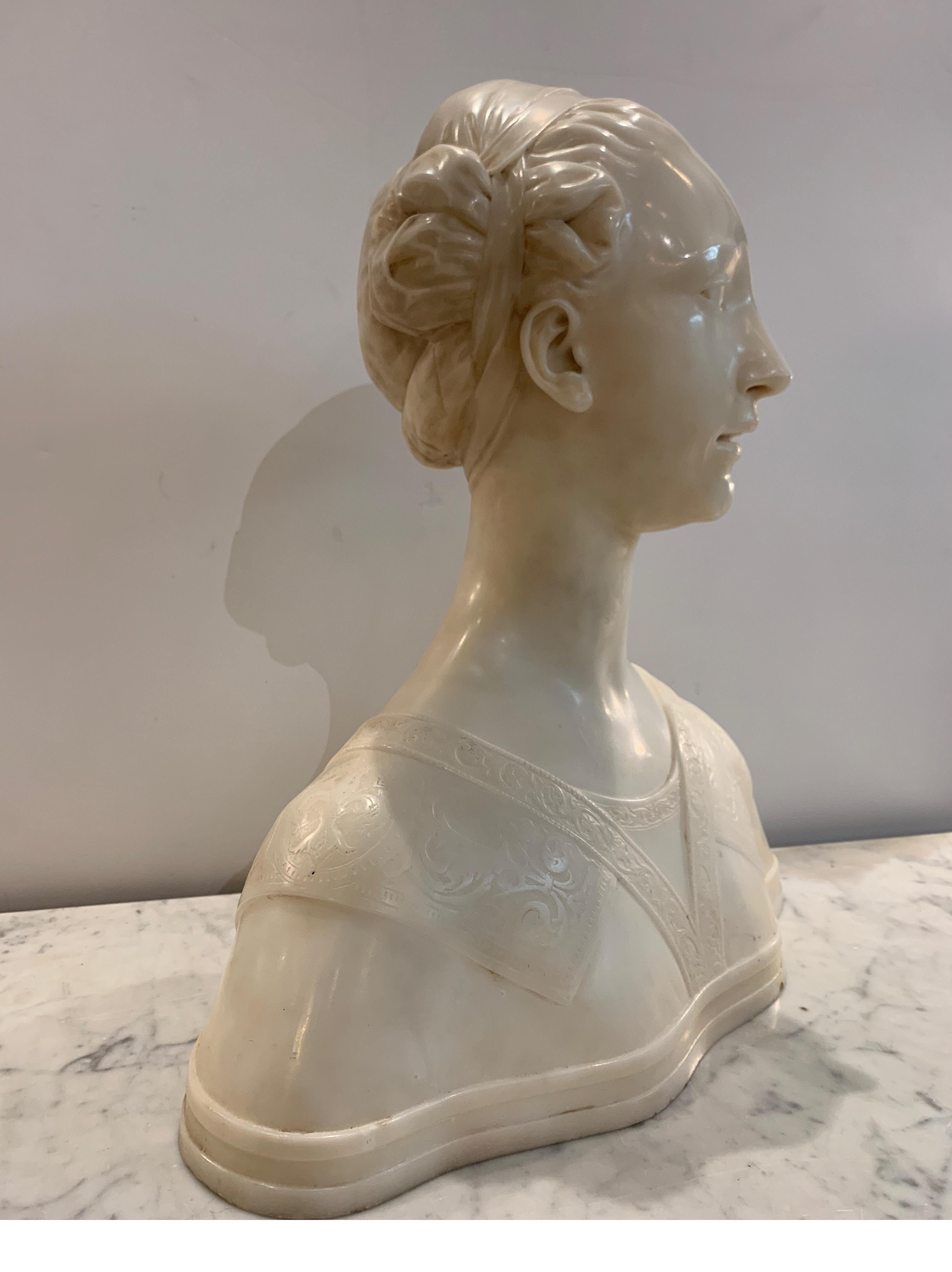 Late 19th Century Italian Marble Bust of a Young Maiden Woman, Pre-Ralphaelite For Sale 3