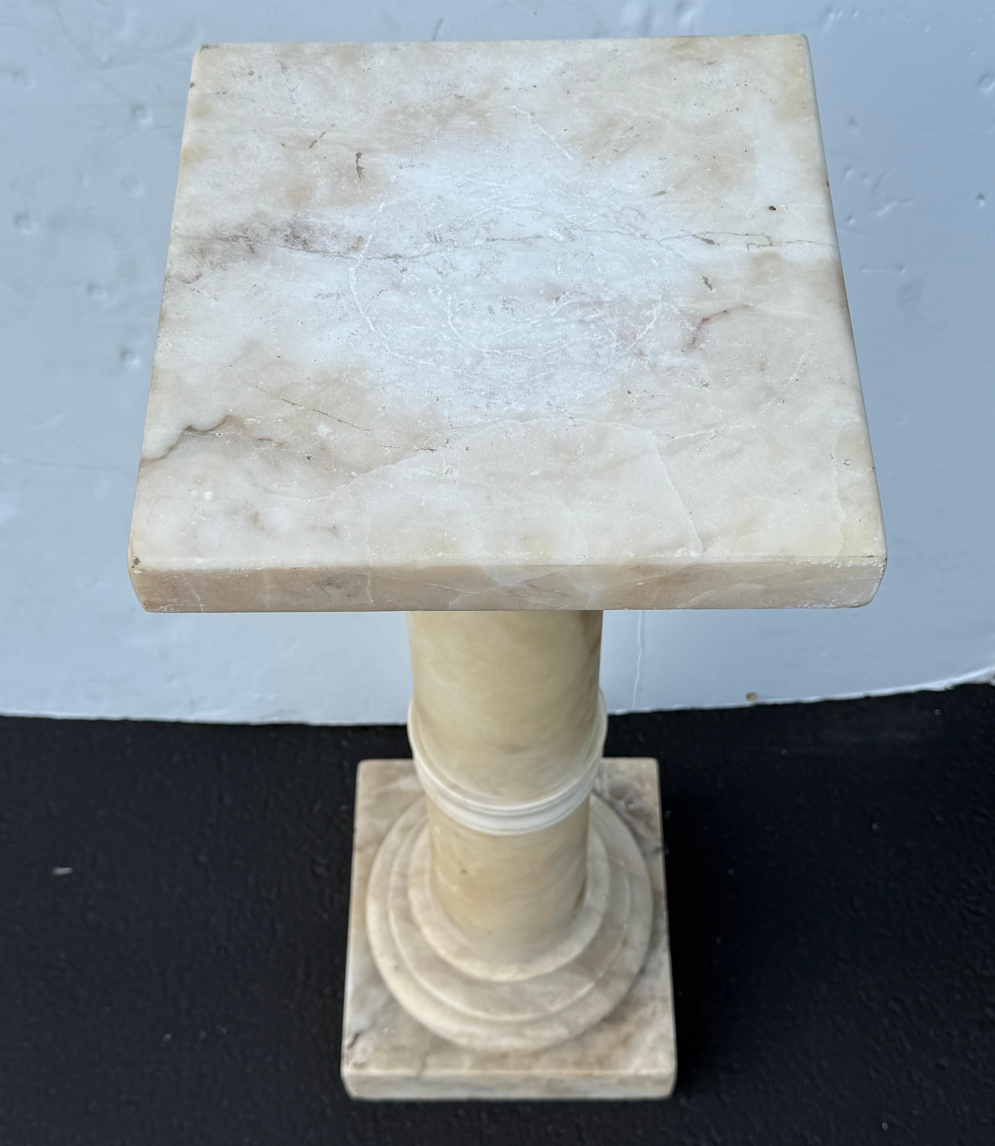 Italiano Busto in marmo italiano del XIX secolo su piedistallo a colonna in vendita