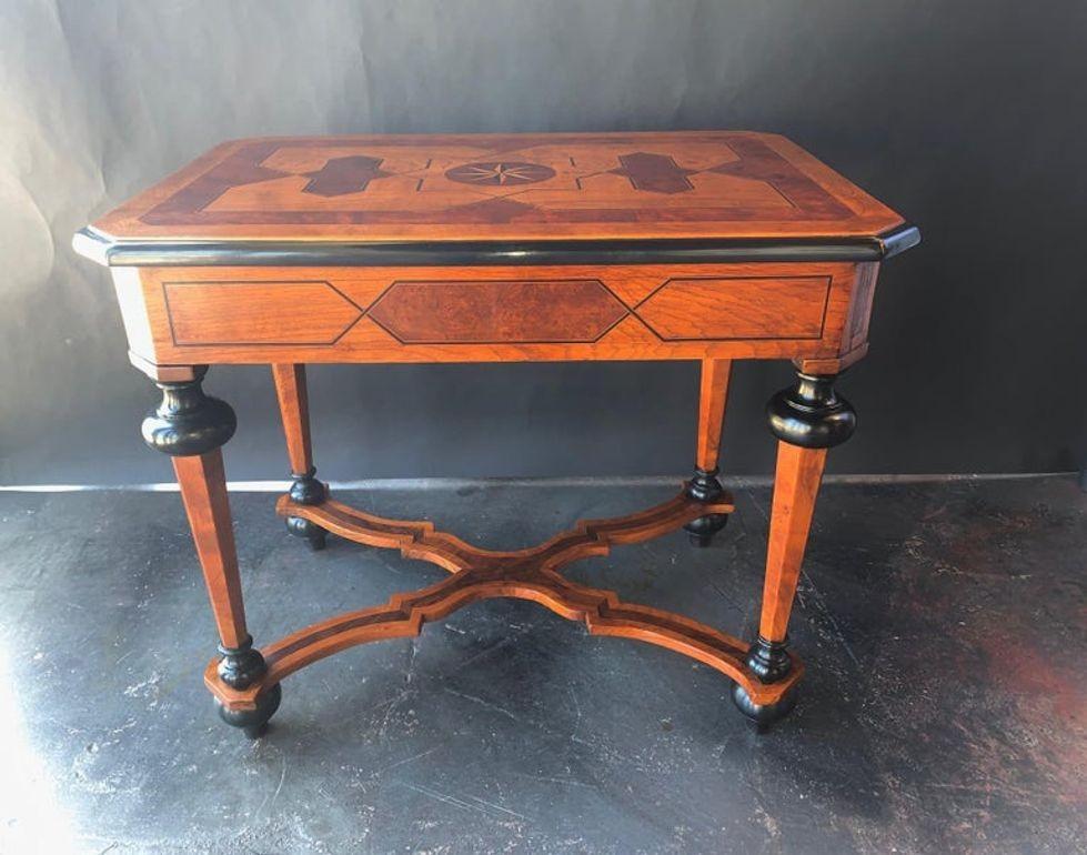 Autre Table en parqueterie italienne de la fin du 19e siècle en vente