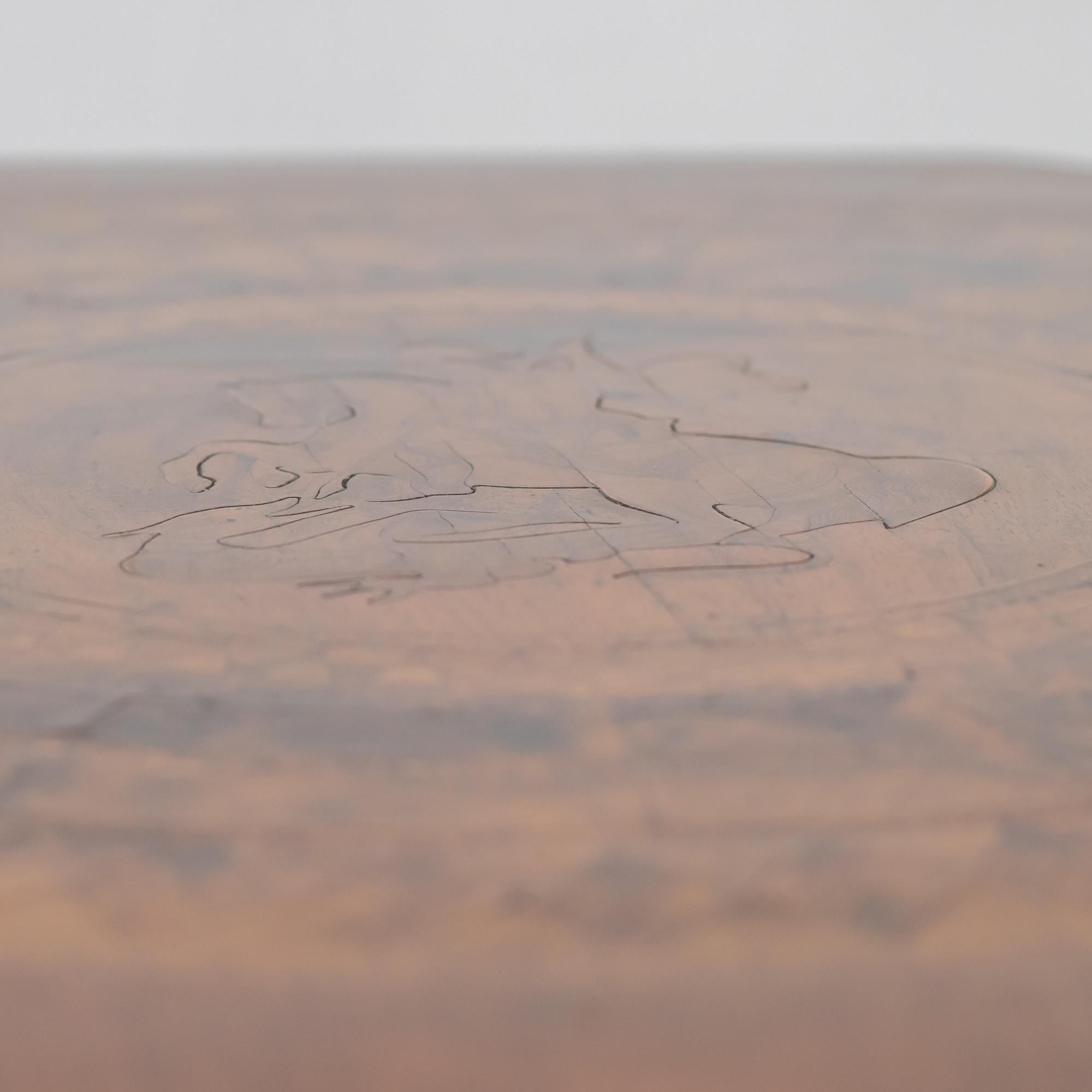 Table octogonale en ronce de noyer de la fin du XIXe siècle de style Renaissance italienne en vente 10