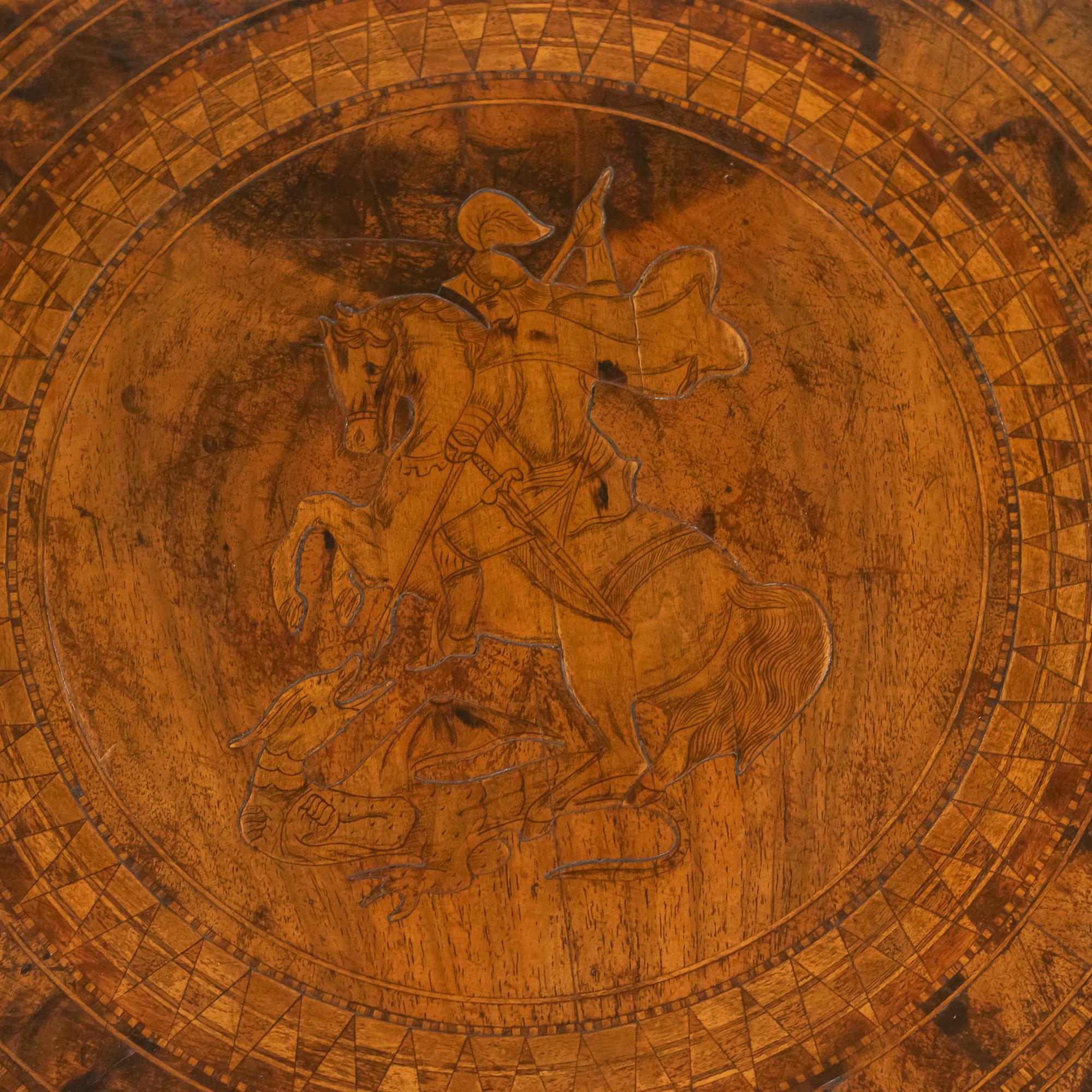 Néo-Renaissance Table octogonale en ronce de noyer de la fin du XIXe siècle de style Renaissance italienne en vente