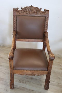 Late 19th Century Italian Renaissance Style Carved Walnut Pair of Throne Chairs