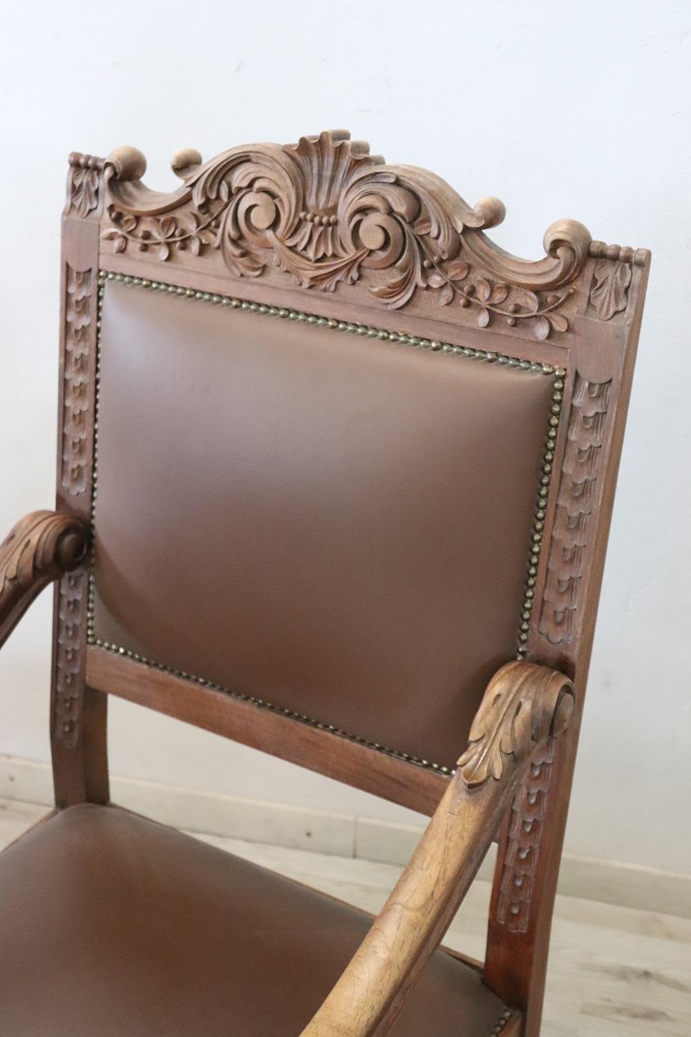 Late 19th Century Italian Renaissance Style Carved Walnut Pair of Throne Chairs For Sale 2