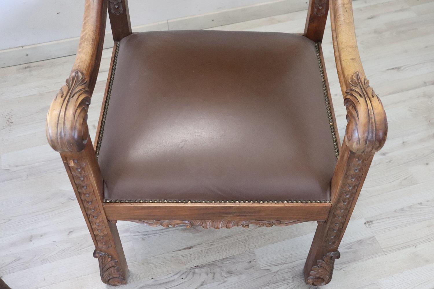 Late 19th Century Italian Renaissance Style Carved Walnut Pair of Throne Chairs For Sale 3