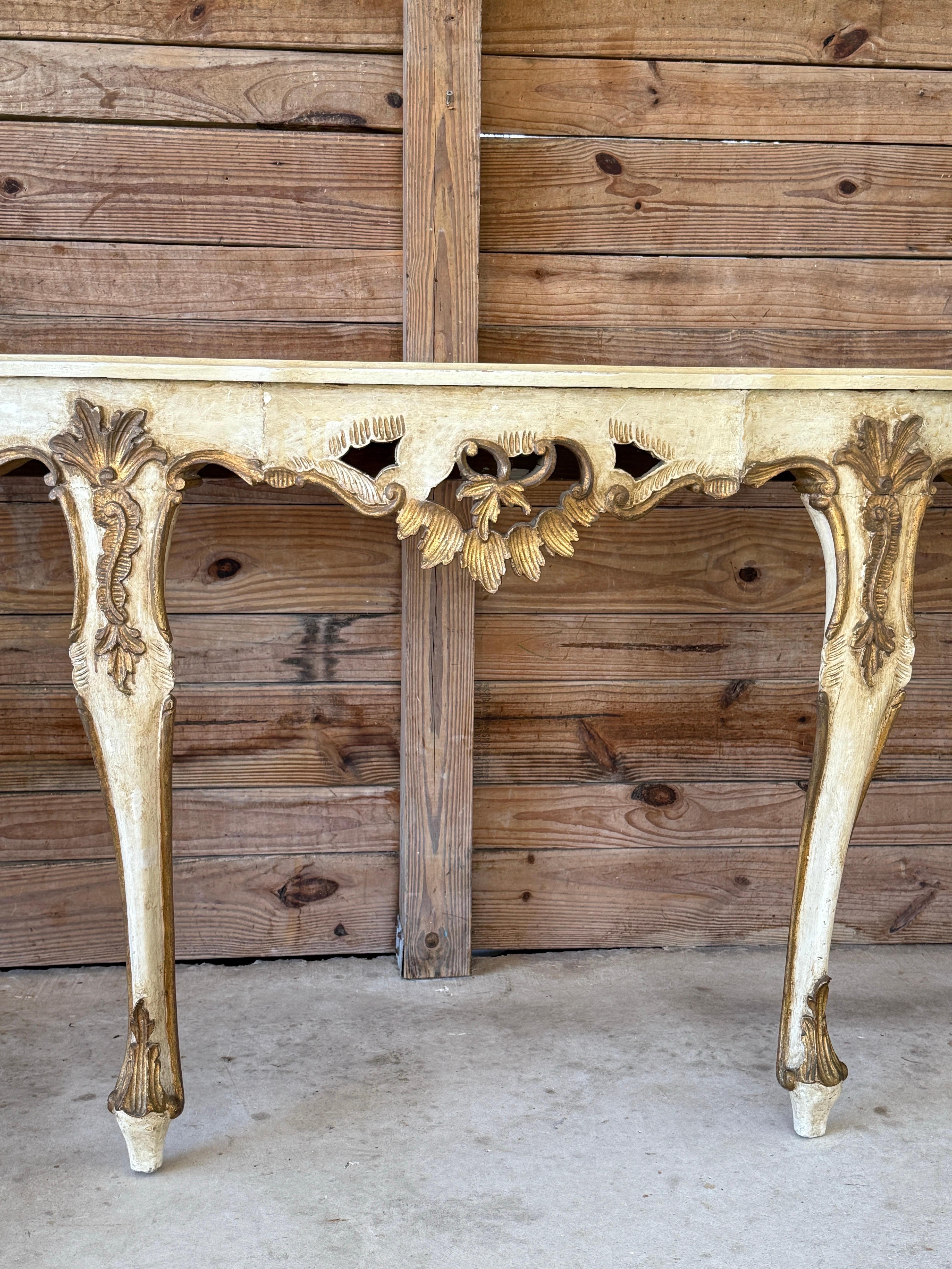 Table console italienne Rocco de la fin du 19e siècle, sculptée à la main en bois doré et peinte en vente 6