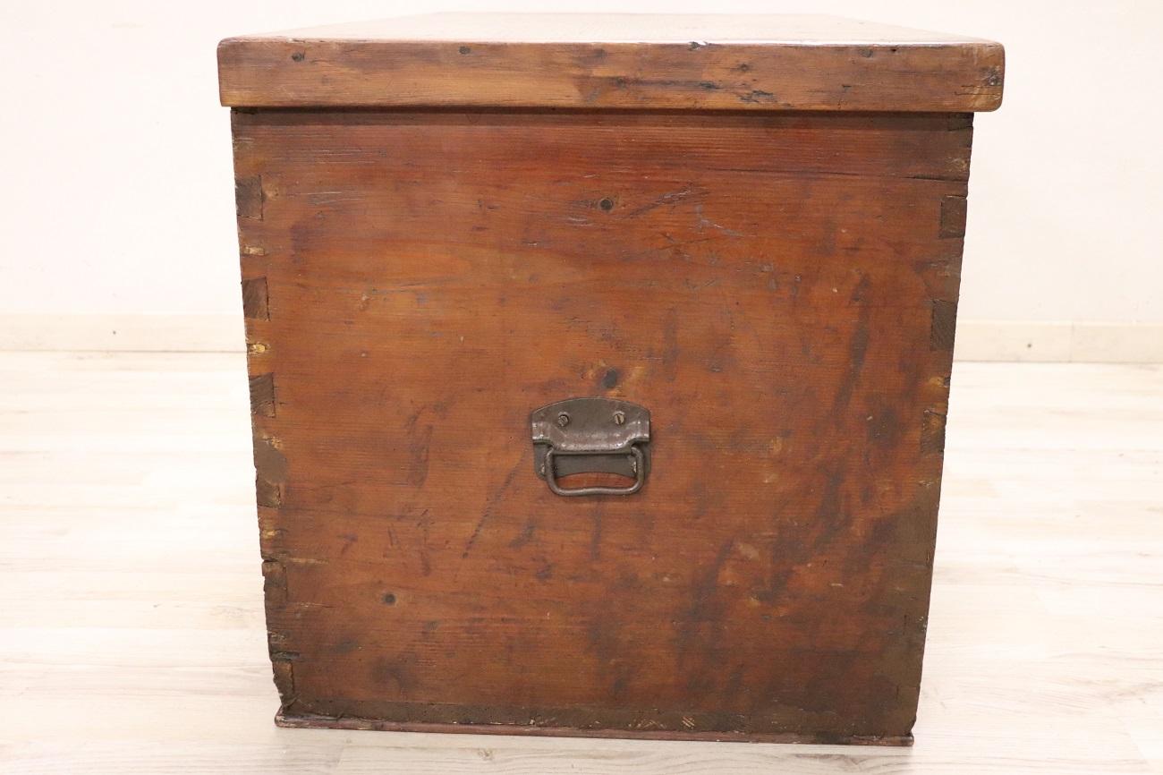 Late 19th Century Italian Rustic Antique Trunk in Fir Wood For Sale 1