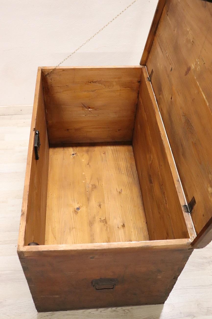 Late 19th Century Italian Rustic Antique Trunk in Fir Wood For Sale 4
