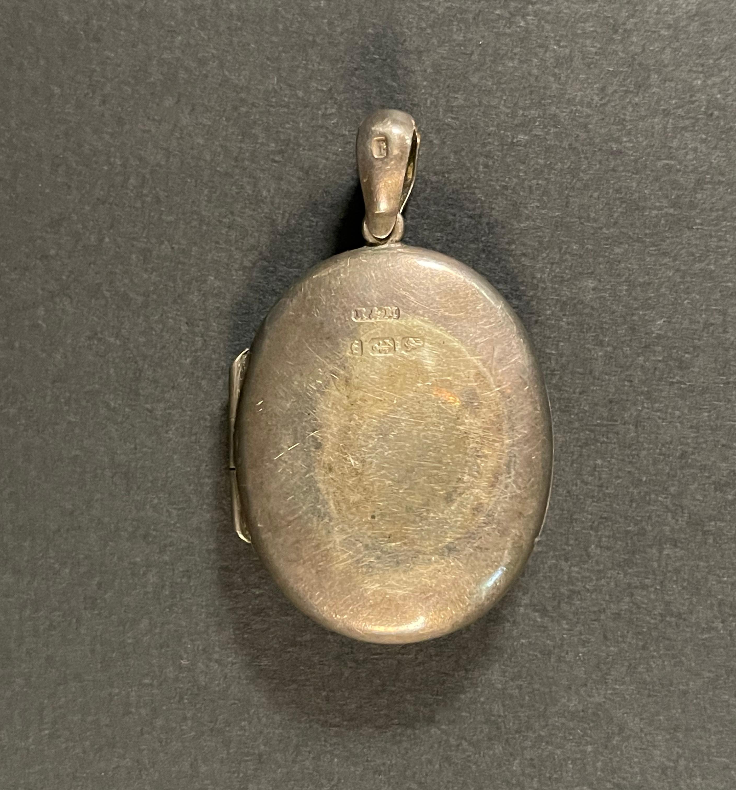 Italiano Portapillole in argento con marchio di fabbrica della fine del XIX secolo in vendita