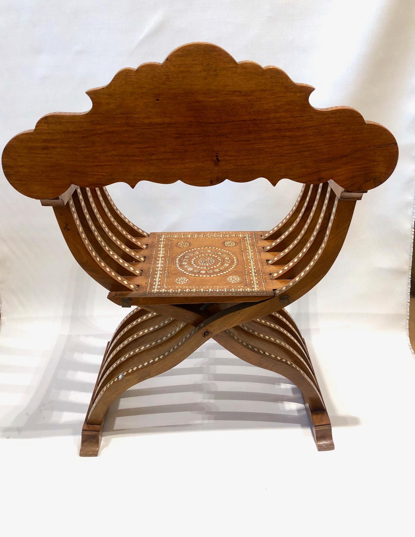 Inlay Late 19th Century Italian Walnut Folding Savonarola Chair