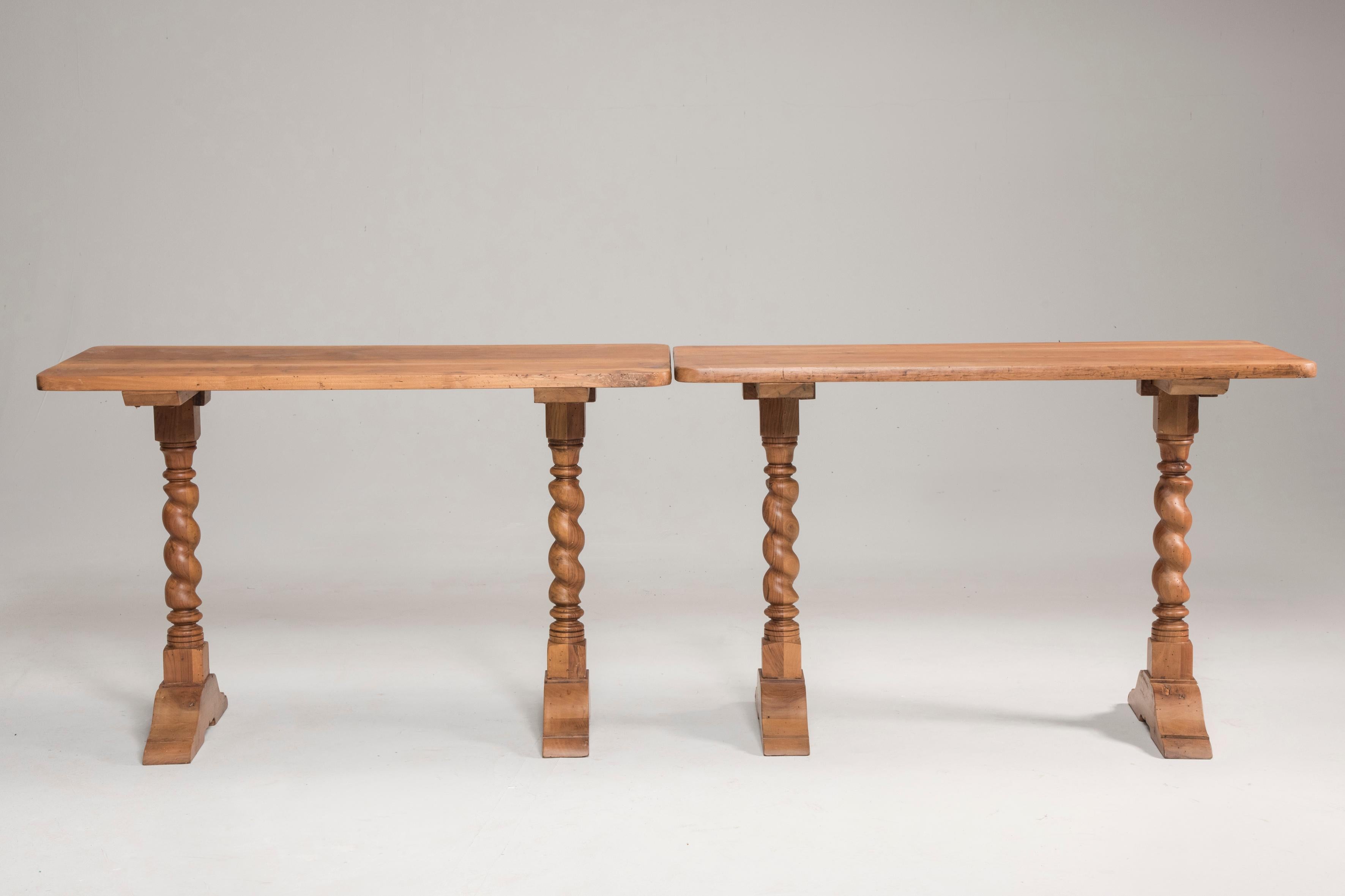 Walnut wood single top wax finishing spool legs table console. From Italy from late 19th century. Restored in conservative way. Only one available.

The most appreciable detail is the fact that the top is formed by a single piece of wood. Each