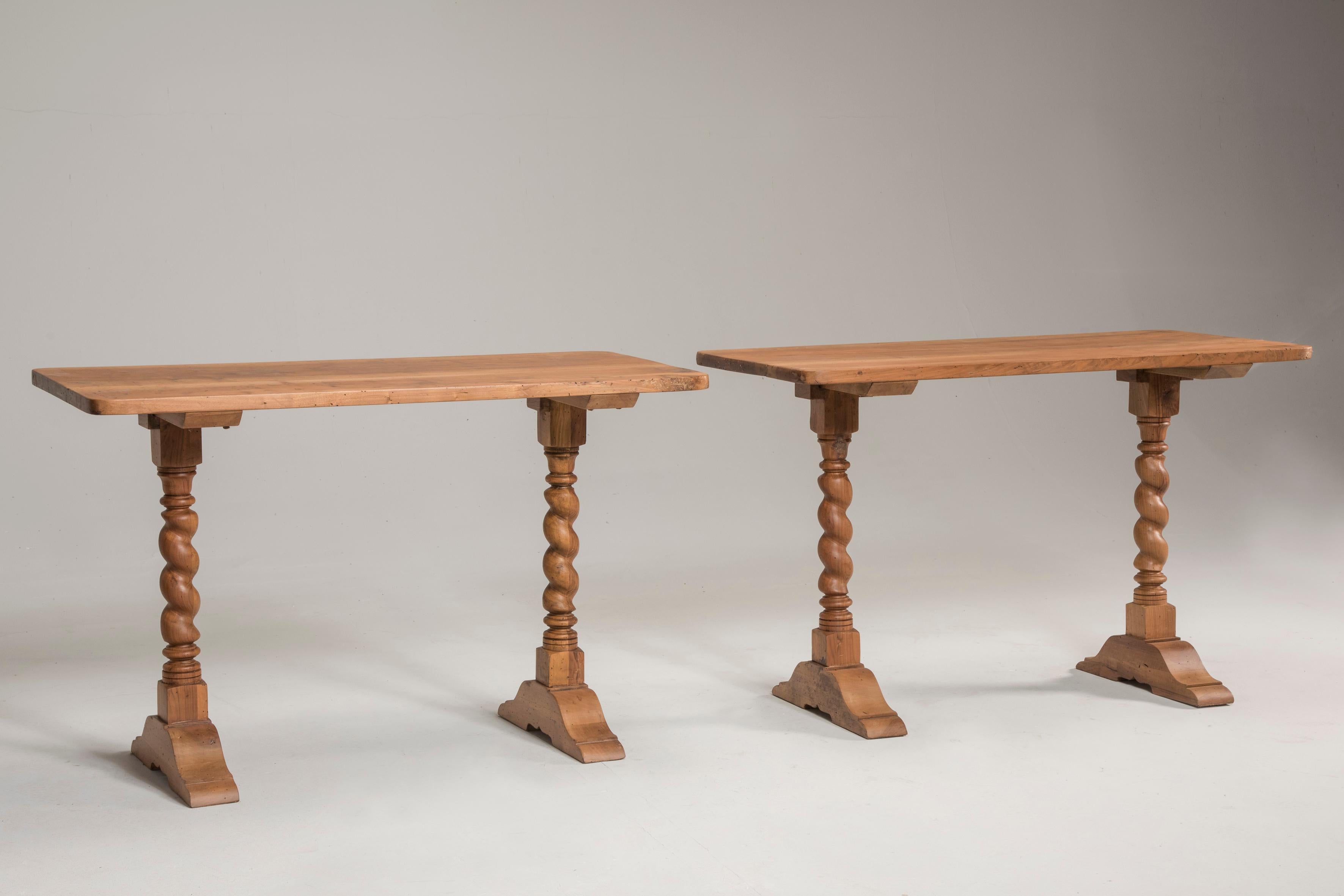 Late 19th Century Italian Walnut Wood Spool Legs Table Console 2