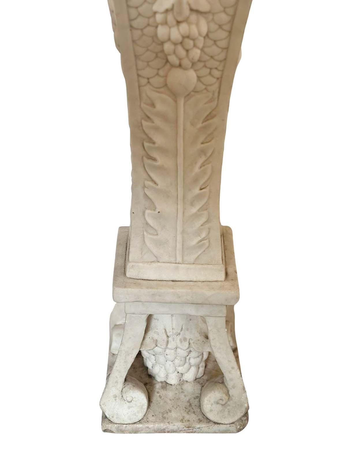 Late 19th Century Italian White Marble Pedestal For Sale 1