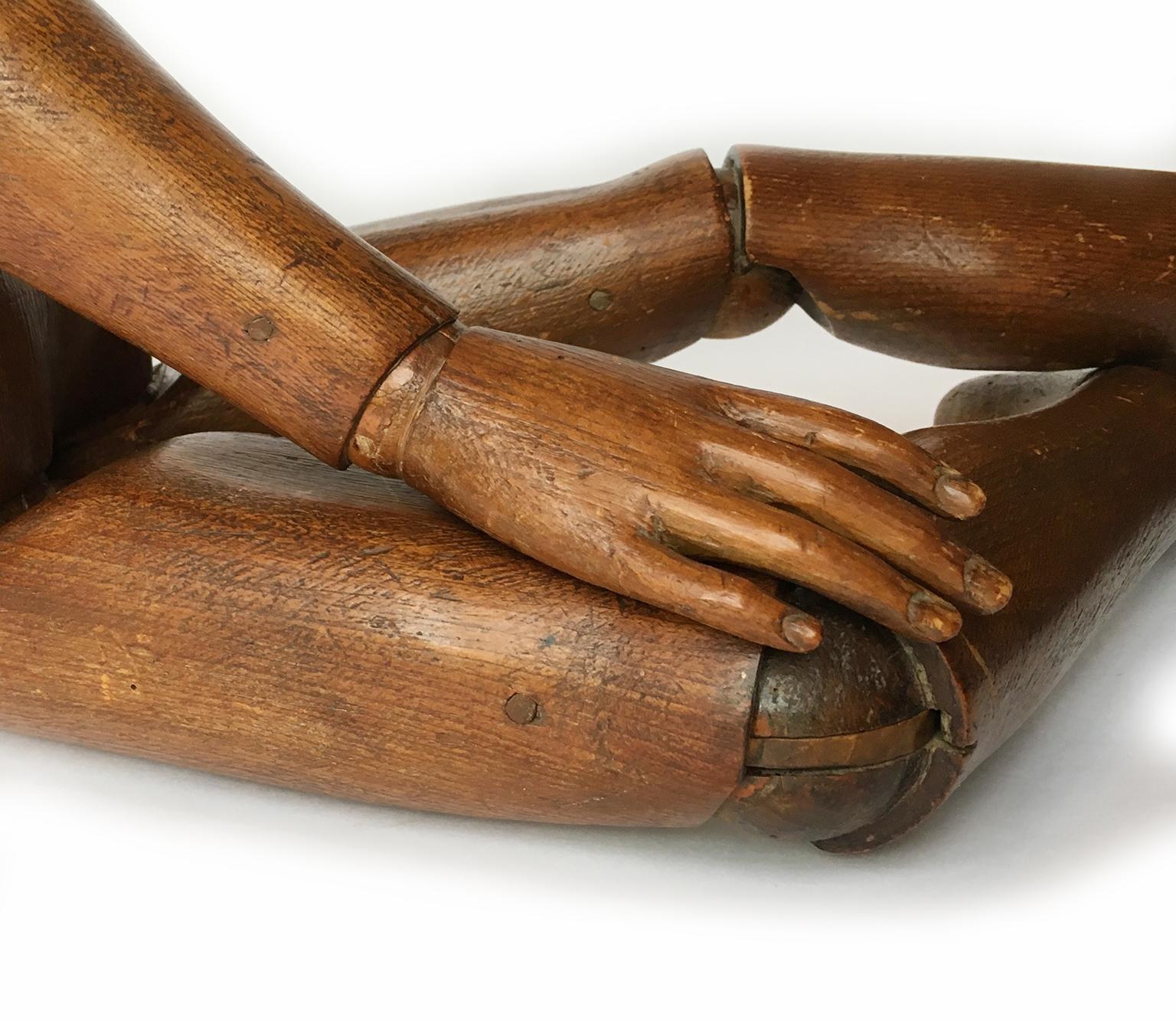 Maniquí italiano de madera de finales del siglo XIX, hacia 1880 en venta 10
