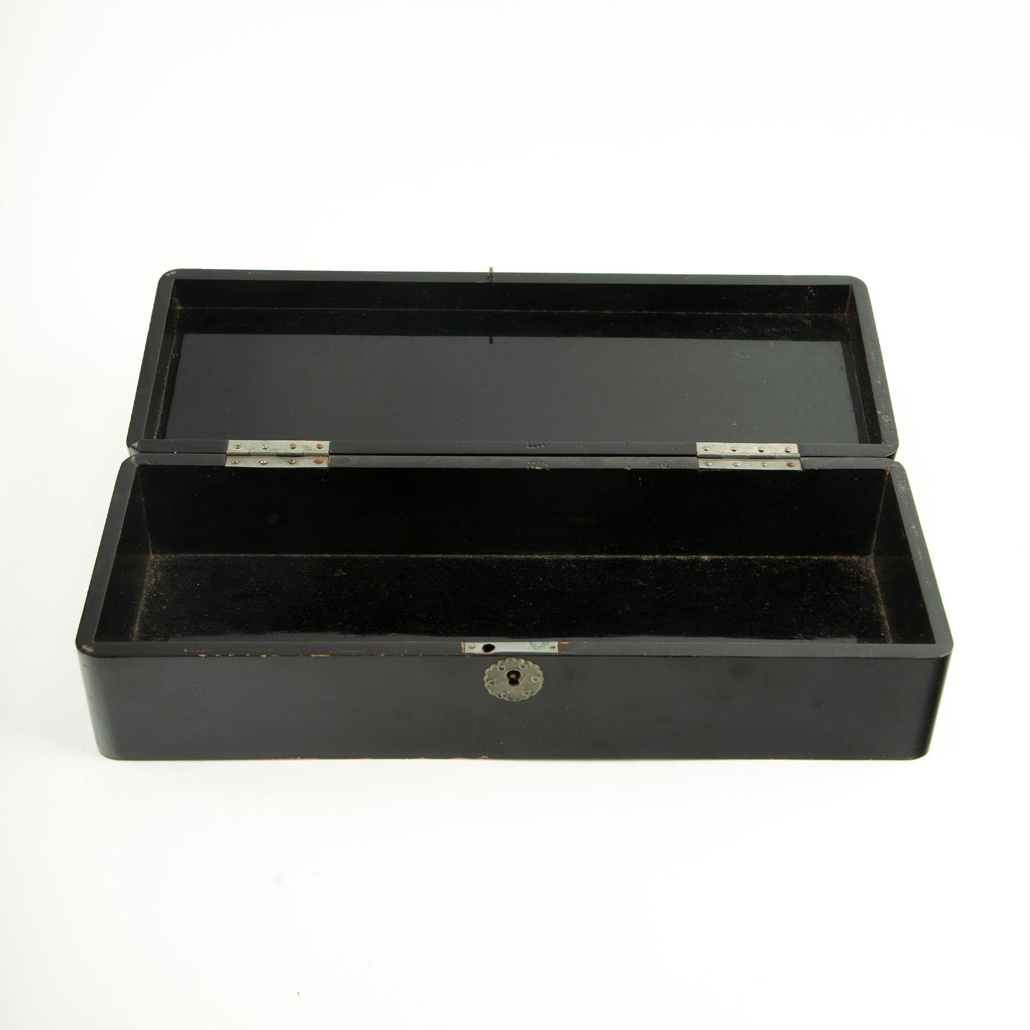 Lacquered Late 19th Century Japanese Lacquer Box with Coral Design For Sale