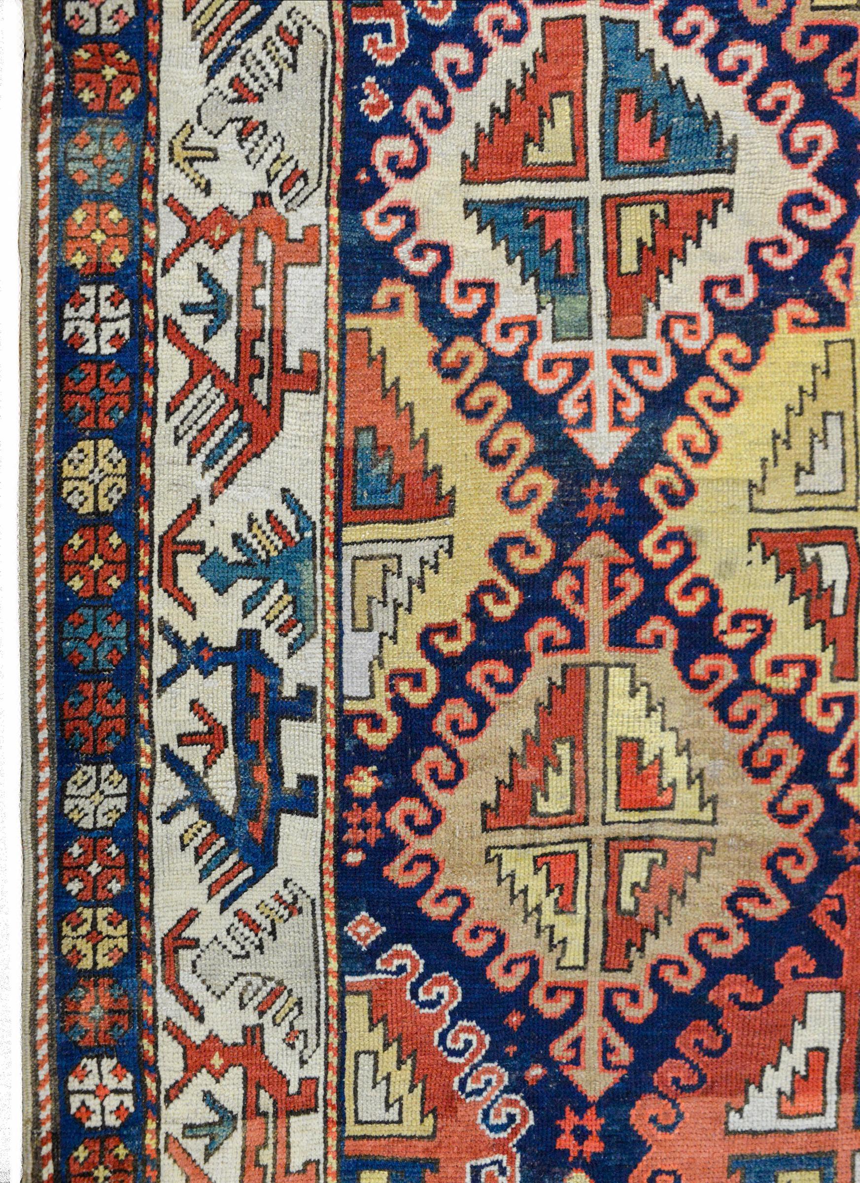 Kazak-Teppich aus dem späten 19. im Zustand „Gut“ in Chicago, IL