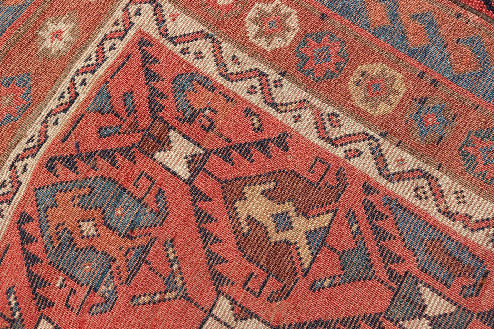 Chemin de table kazakh de la fin du 19e siècle à motifs géométriques tribaux sur toute la surface en vente 1