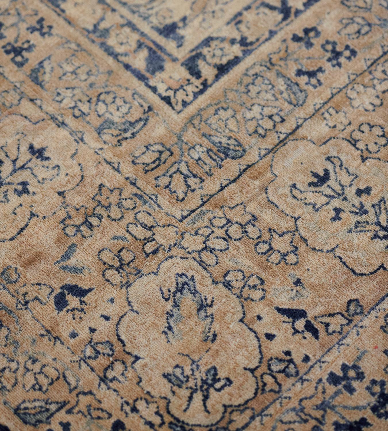 Handgewebter Kerman-Teppich aus Wolle aus Persien aus dem späten 19. Jahrhundert im Angebot 8