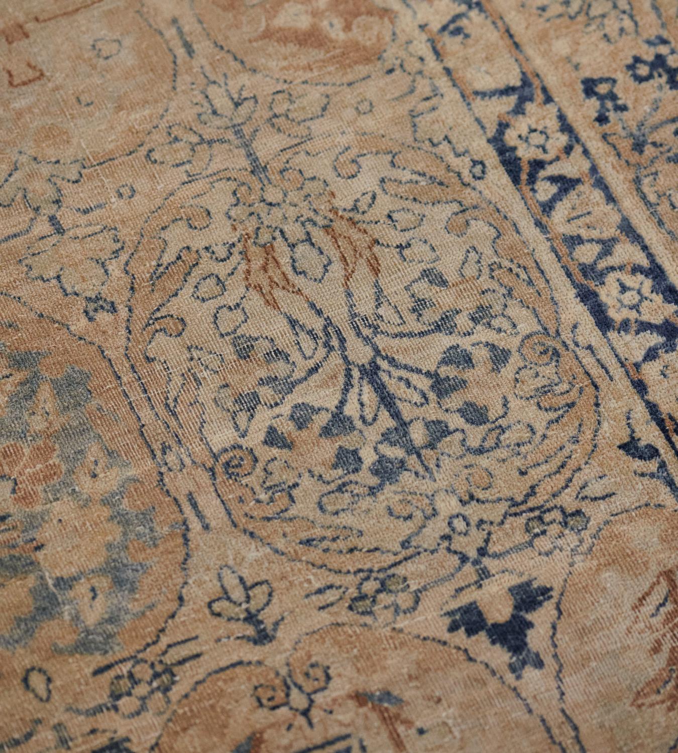 Handgewebter Kerman-Teppich aus Wolle aus Persien aus dem späten 19. Jahrhundert im Angebot 2