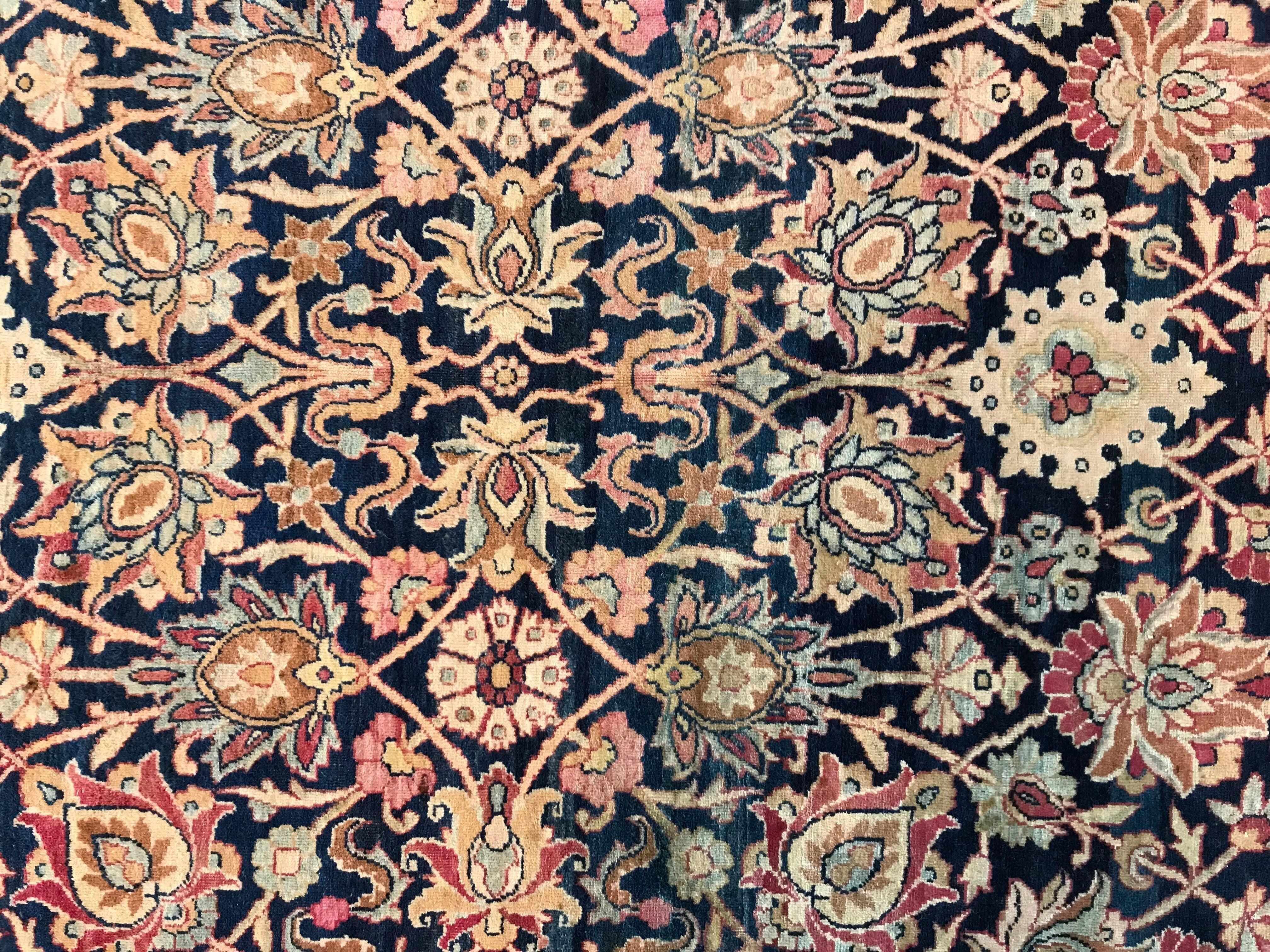 Laine Tapis de Kerman de la fin du XIXe siècle, originaire du sud-est de la Perse en vente