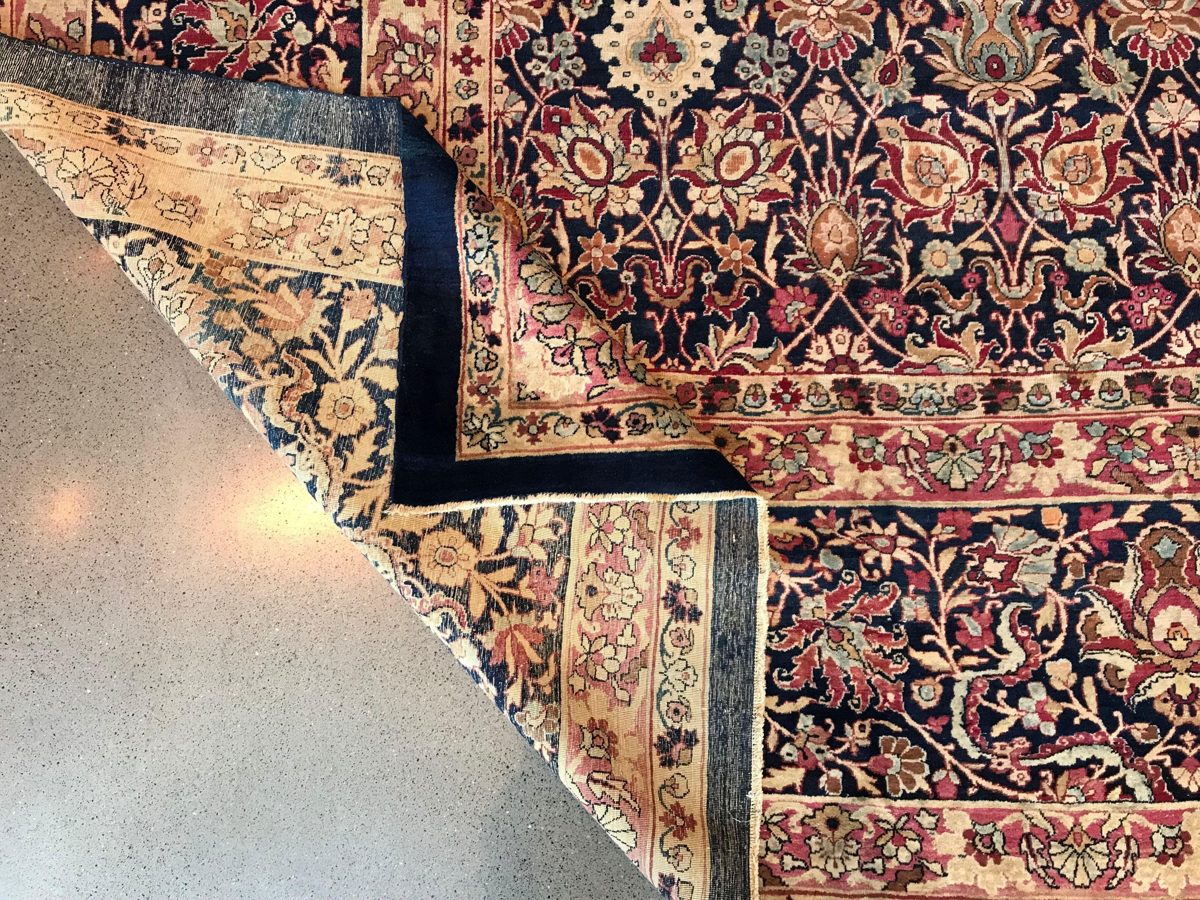 Tapis de Kerman de la fin du XIXe siècle, originaire du sud-est de la Perse en vente 1