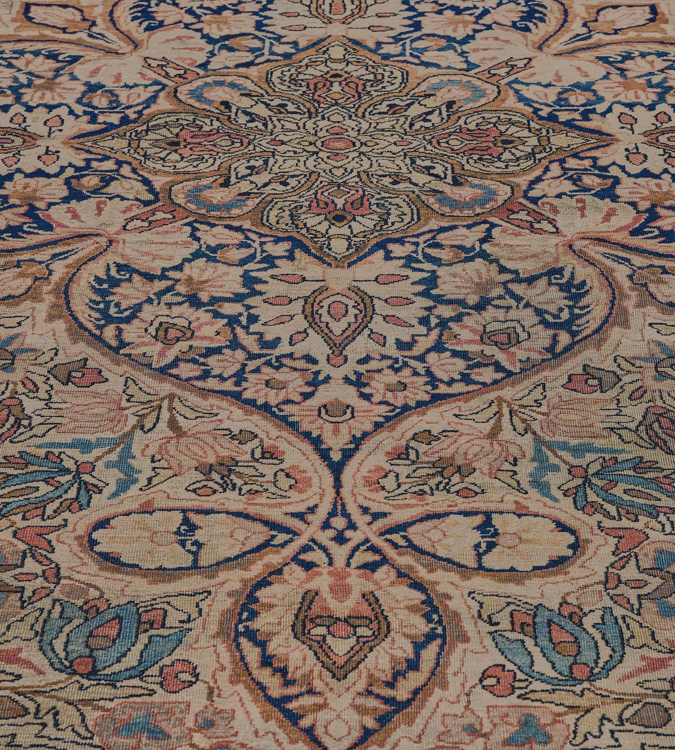 Late 19th Century Kerman Rug from South East Persia For Sale 3