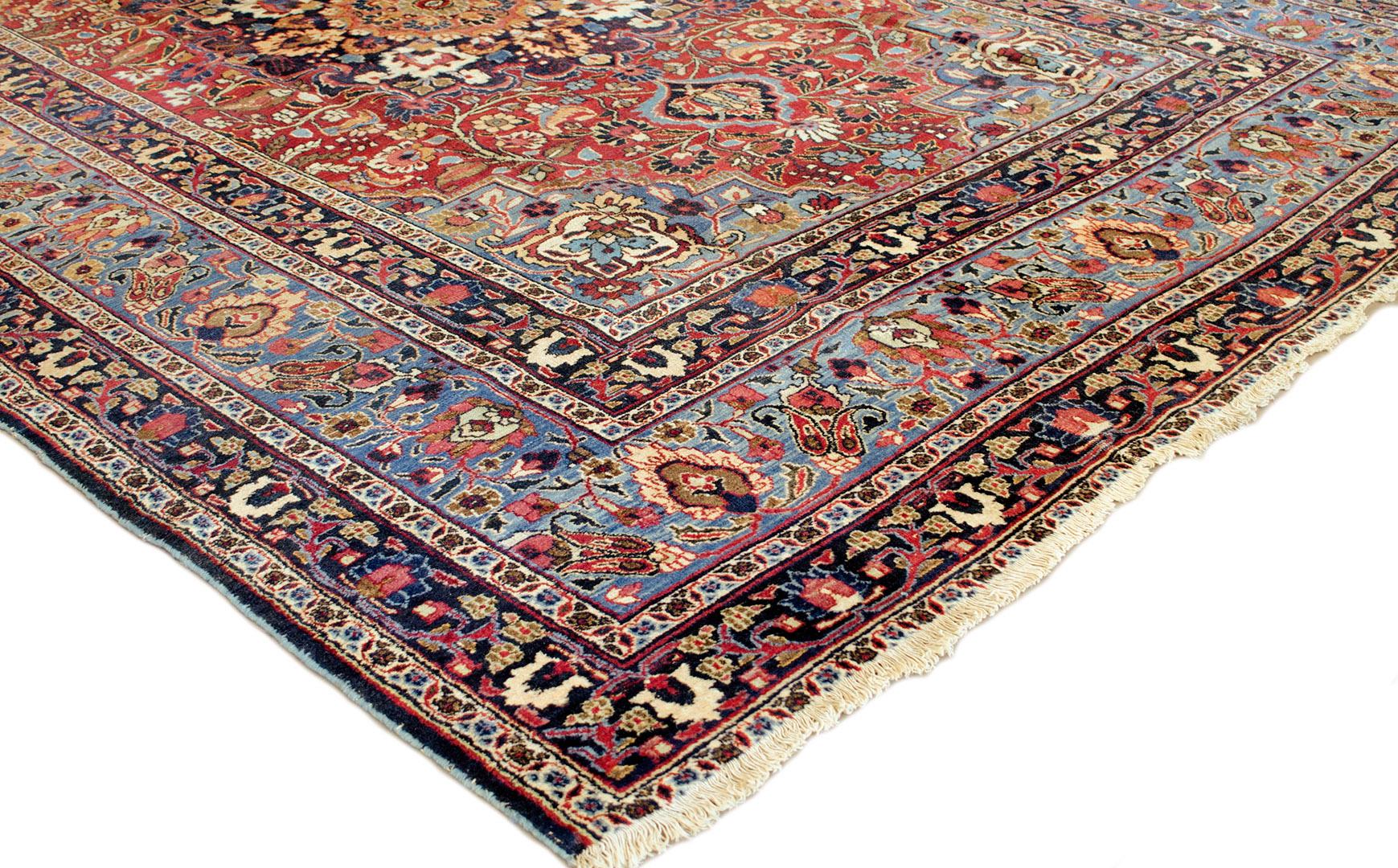 Hand-Woven Late 19th Century Khorassan Rug from North East Persia For Sale