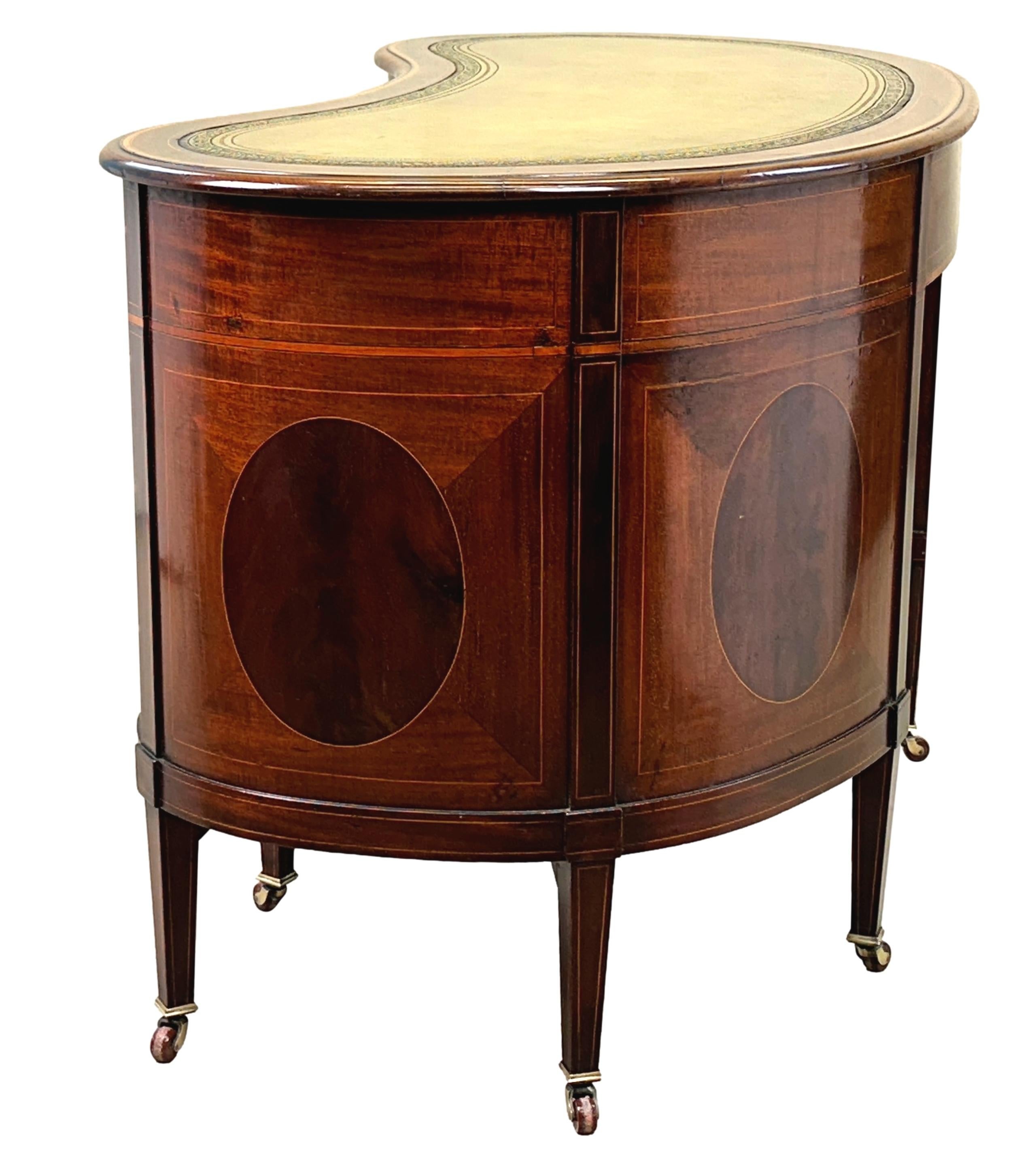 Late 19th Century Kidney Shaped Desk For Sale 5