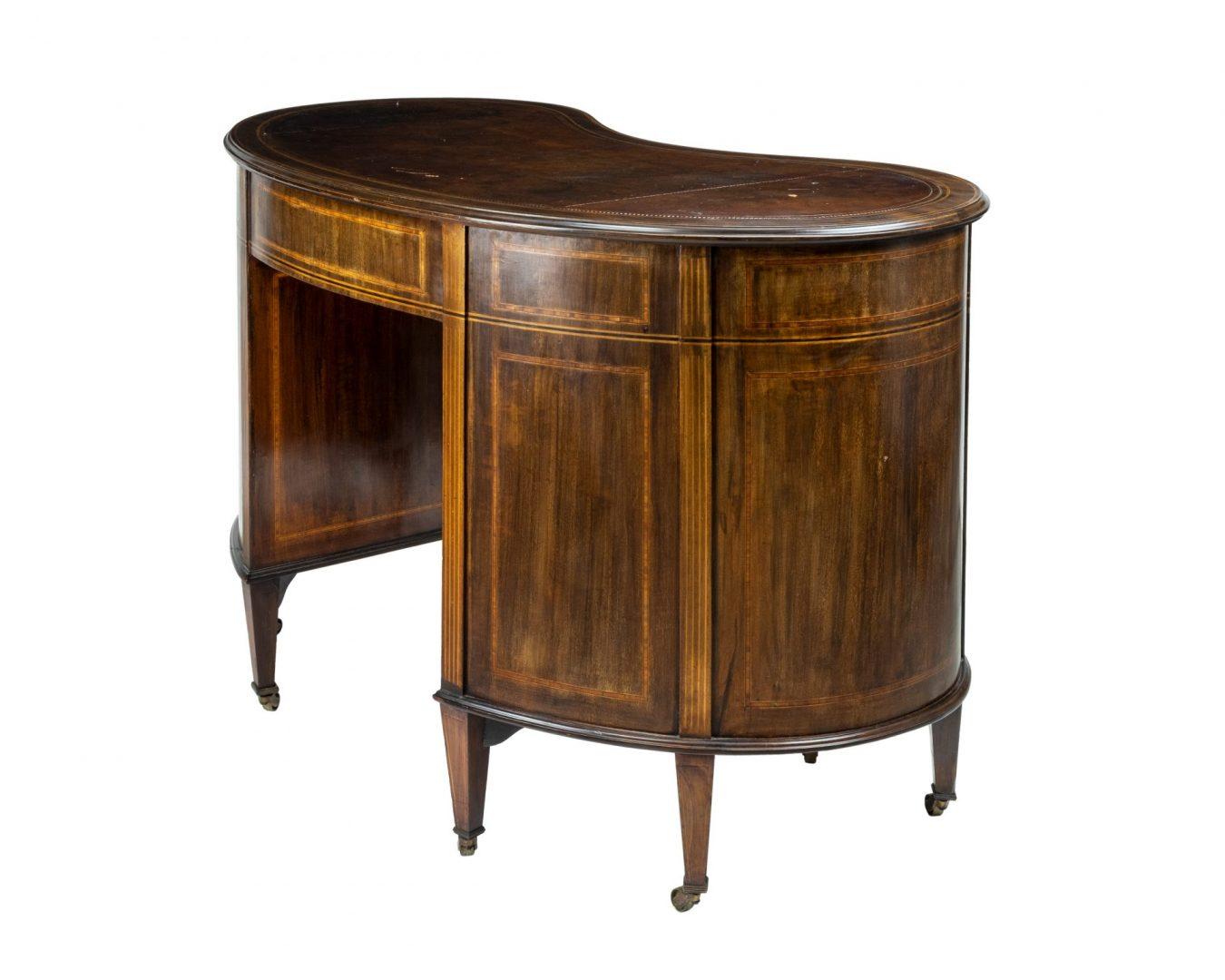 Edwardian Late 19th Century Kidney Shaped Desk in the Manner of Edwards & Roberts For Sale